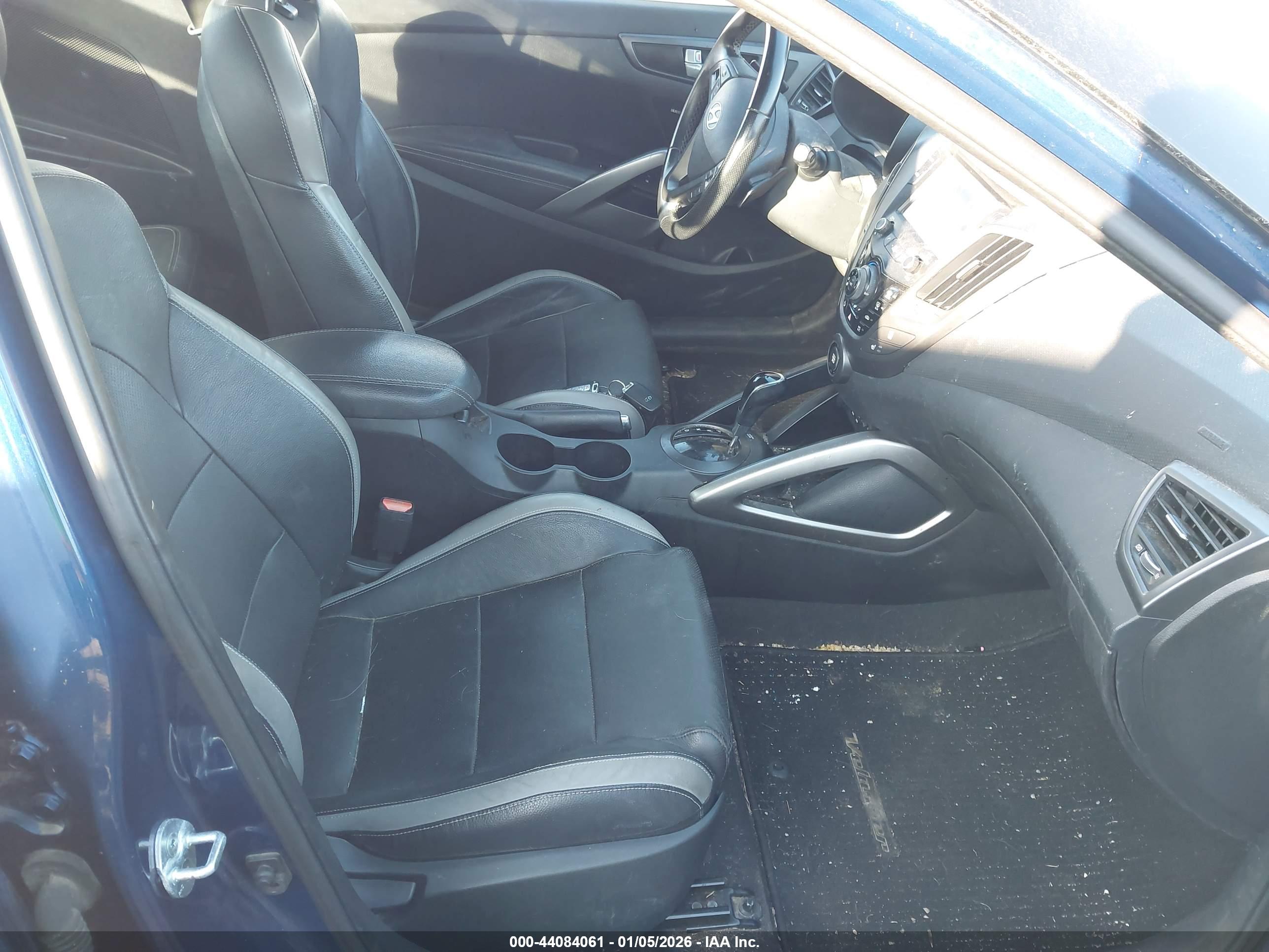 HYUNDAI VELOSTER image 5