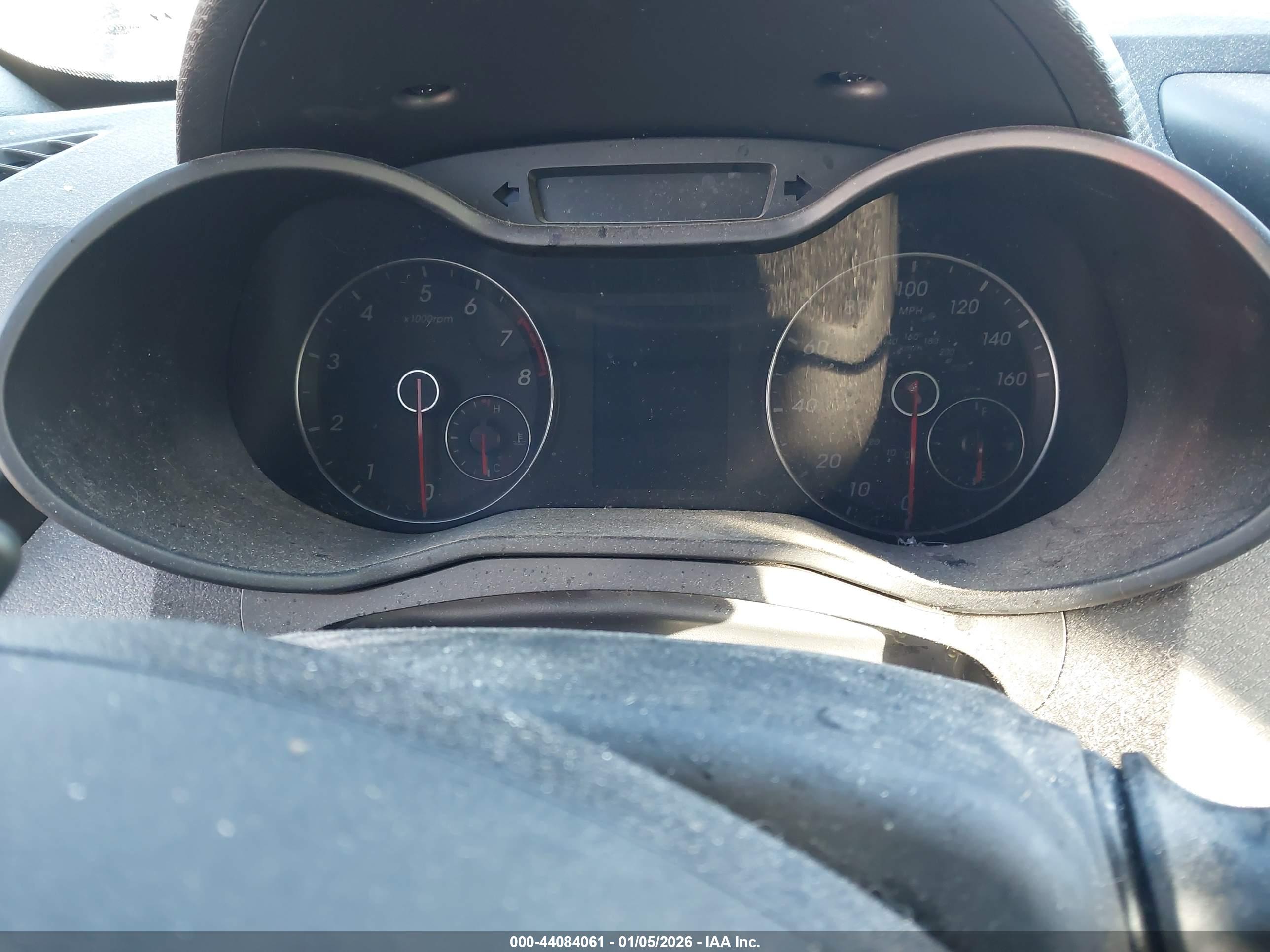 HYUNDAI VELOSTER image 7