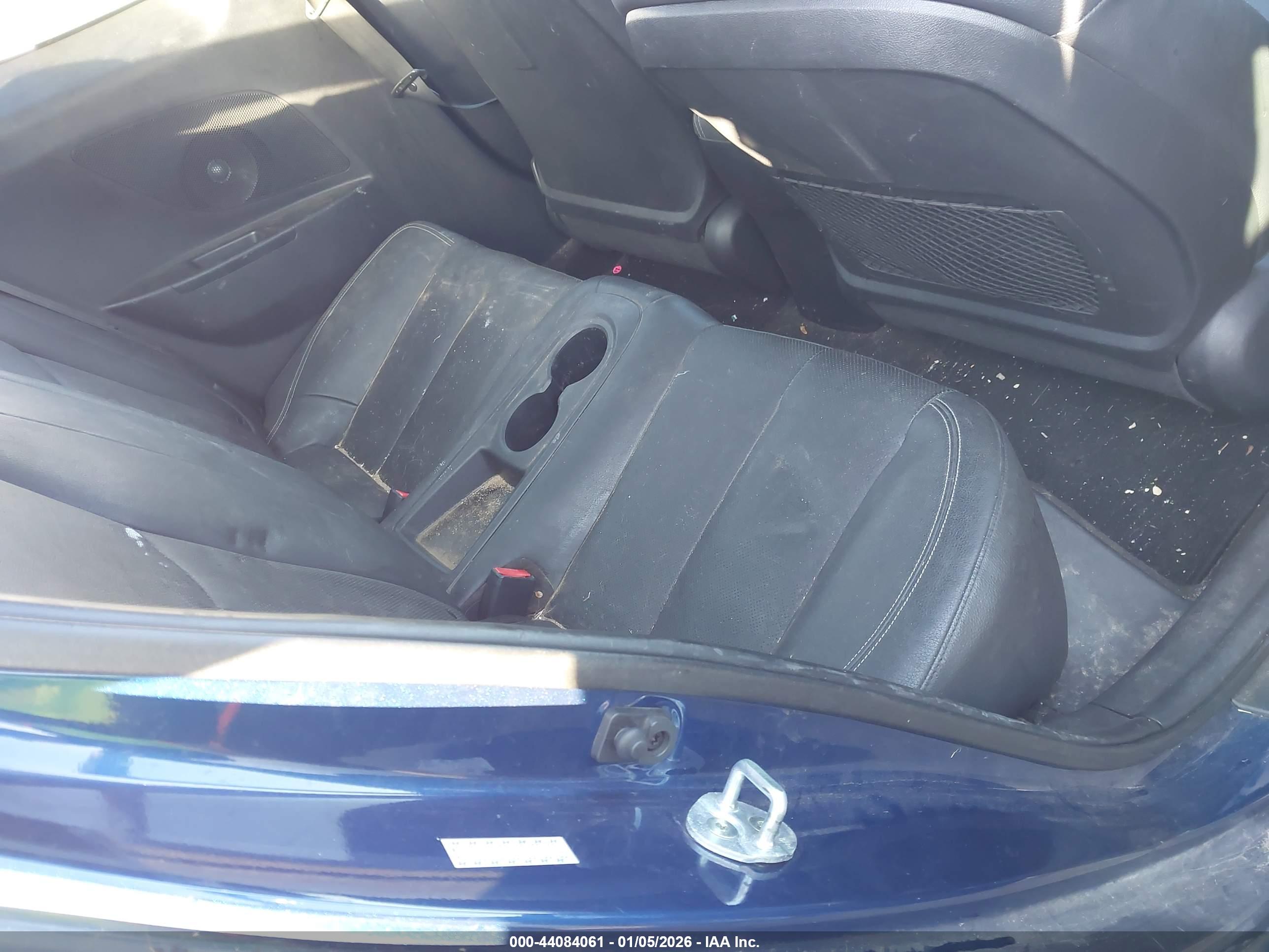HYUNDAI VELOSTER image 8