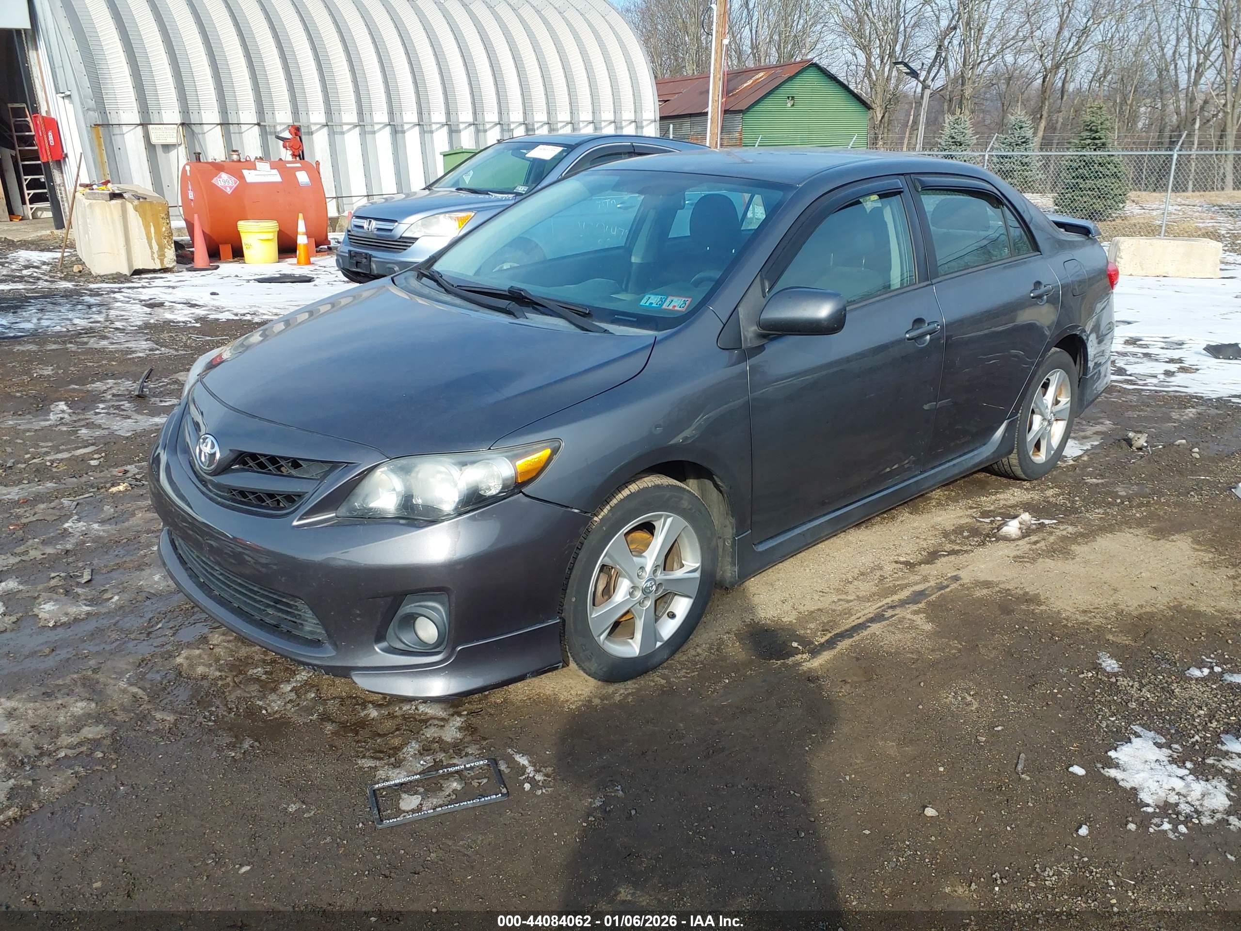 TOYOTA COROLLA image 2
