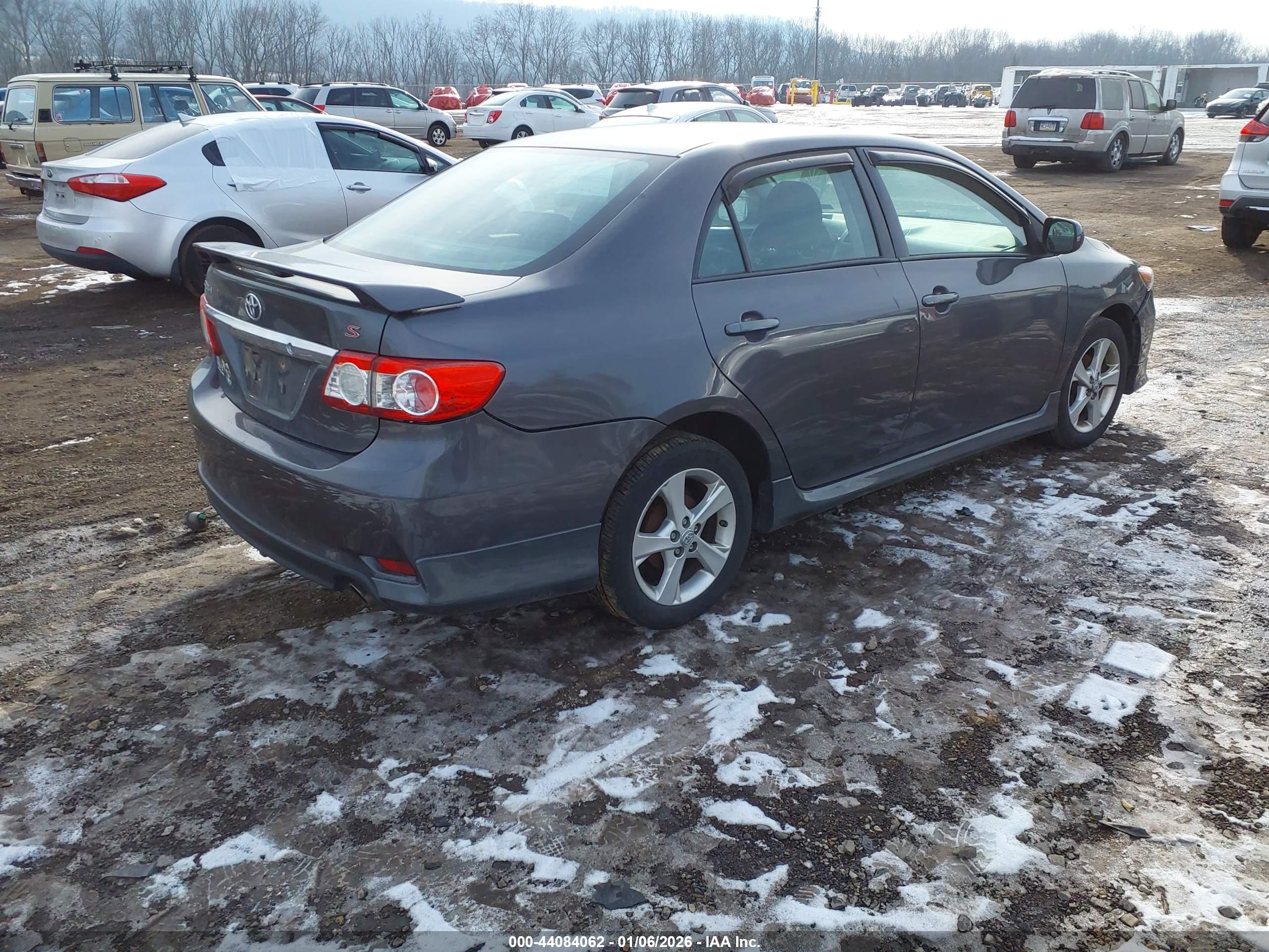 TOYOTA COROLLA image 4
