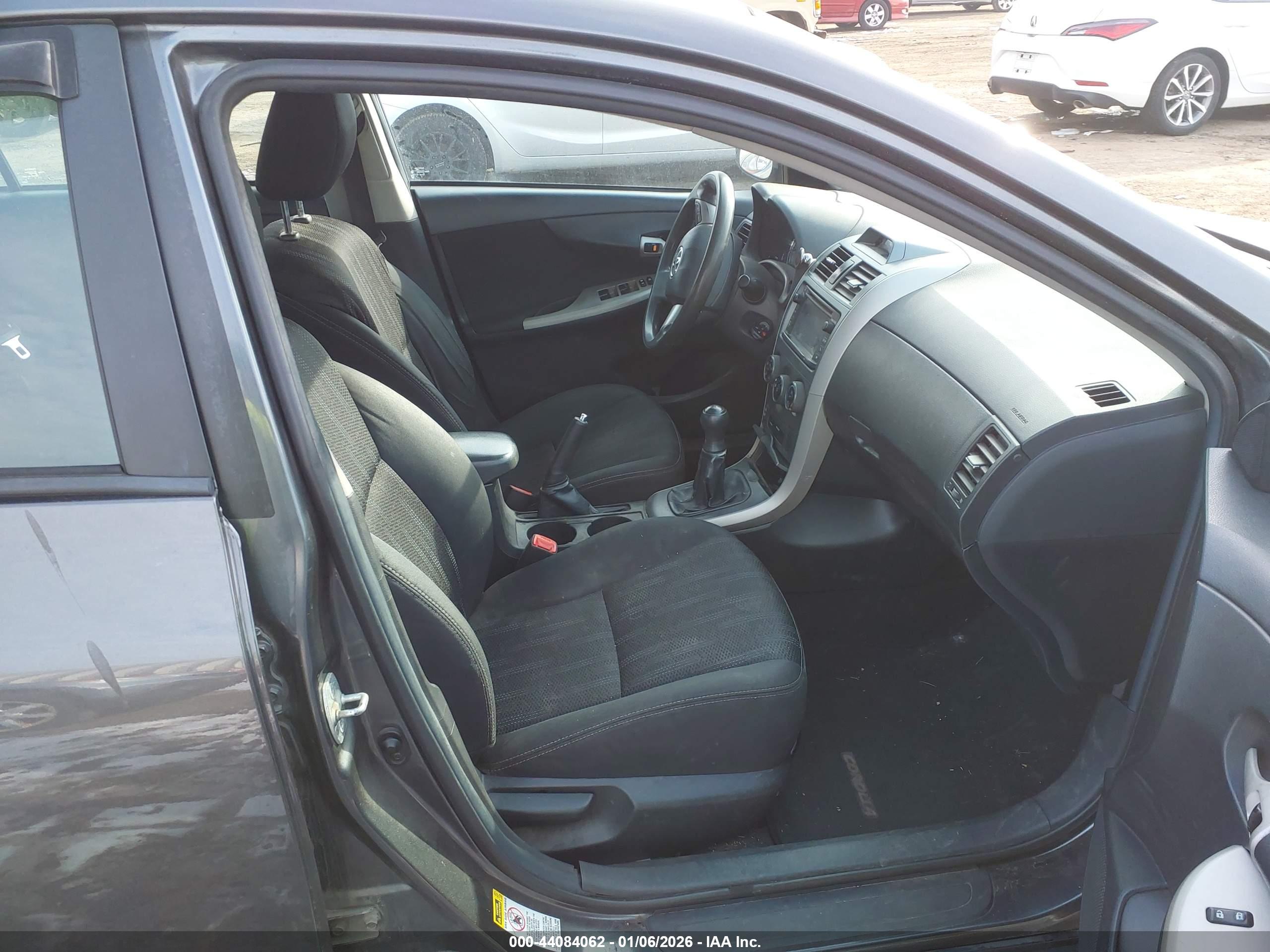 TOYOTA COROLLA image 5