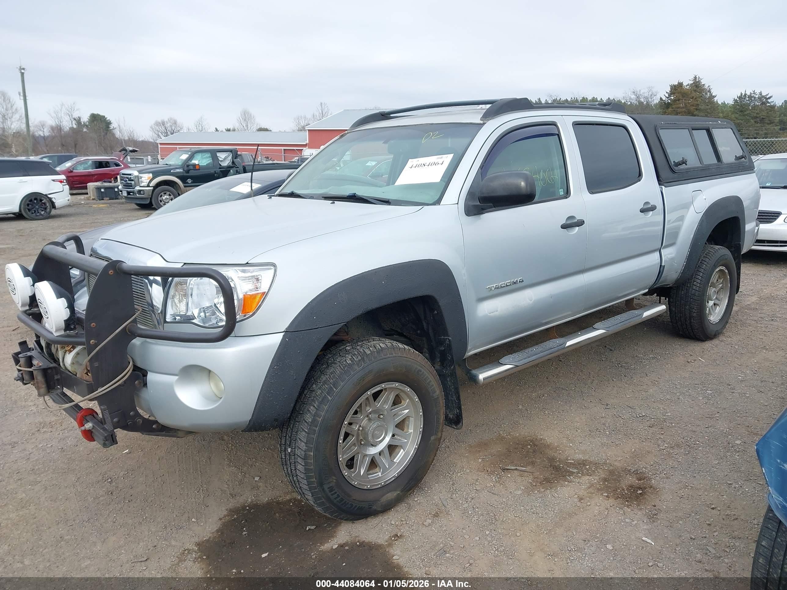 TOYOTA TACOMA image 2