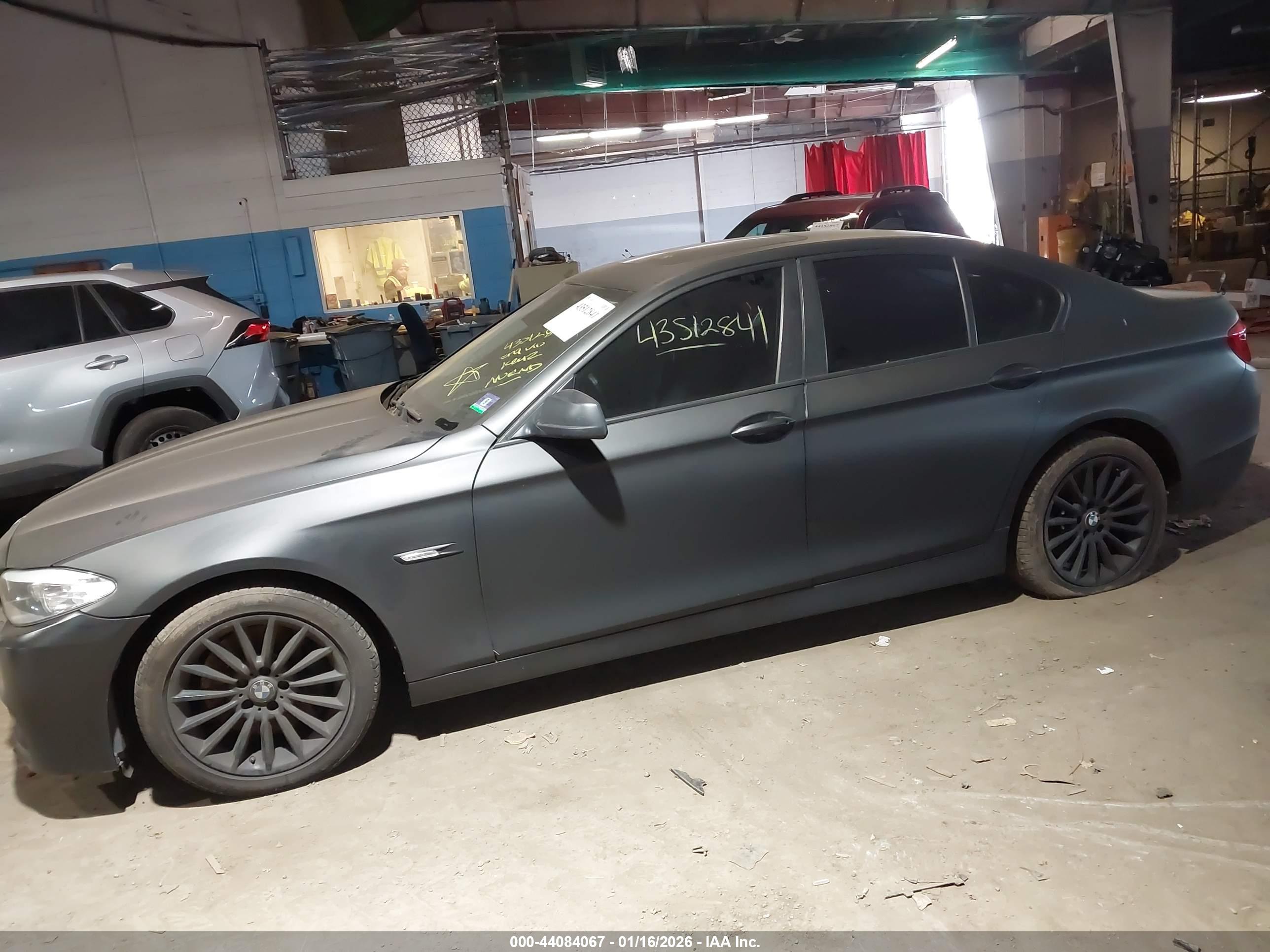 BMW 535I image 2