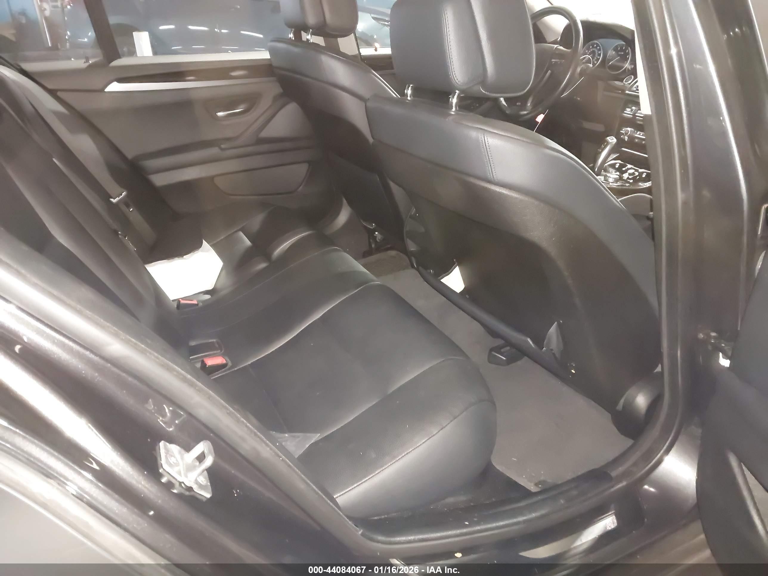 BMW 535I image 8