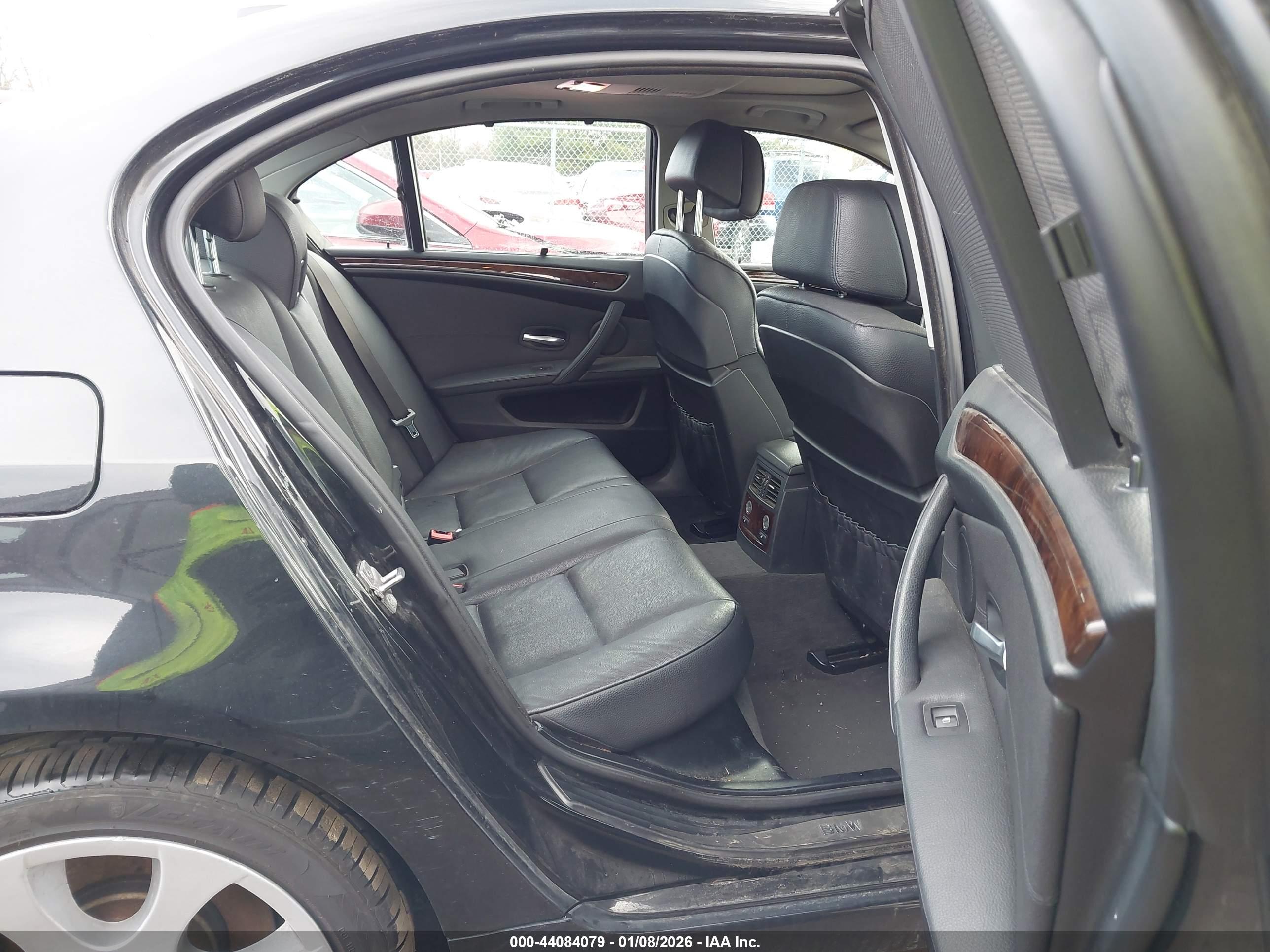 BMW 528I image 8