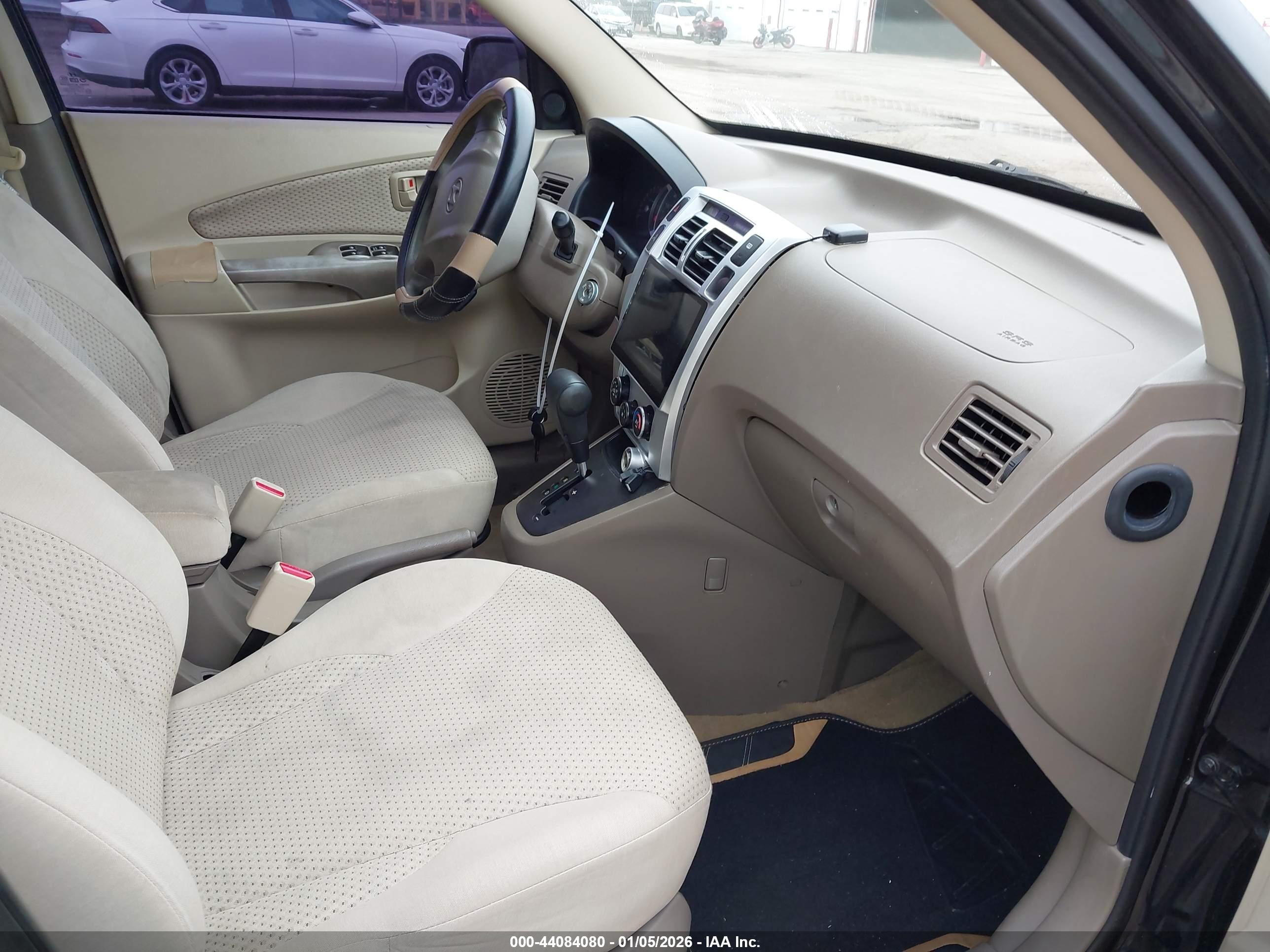 HYUNDAI TUCSON image 5