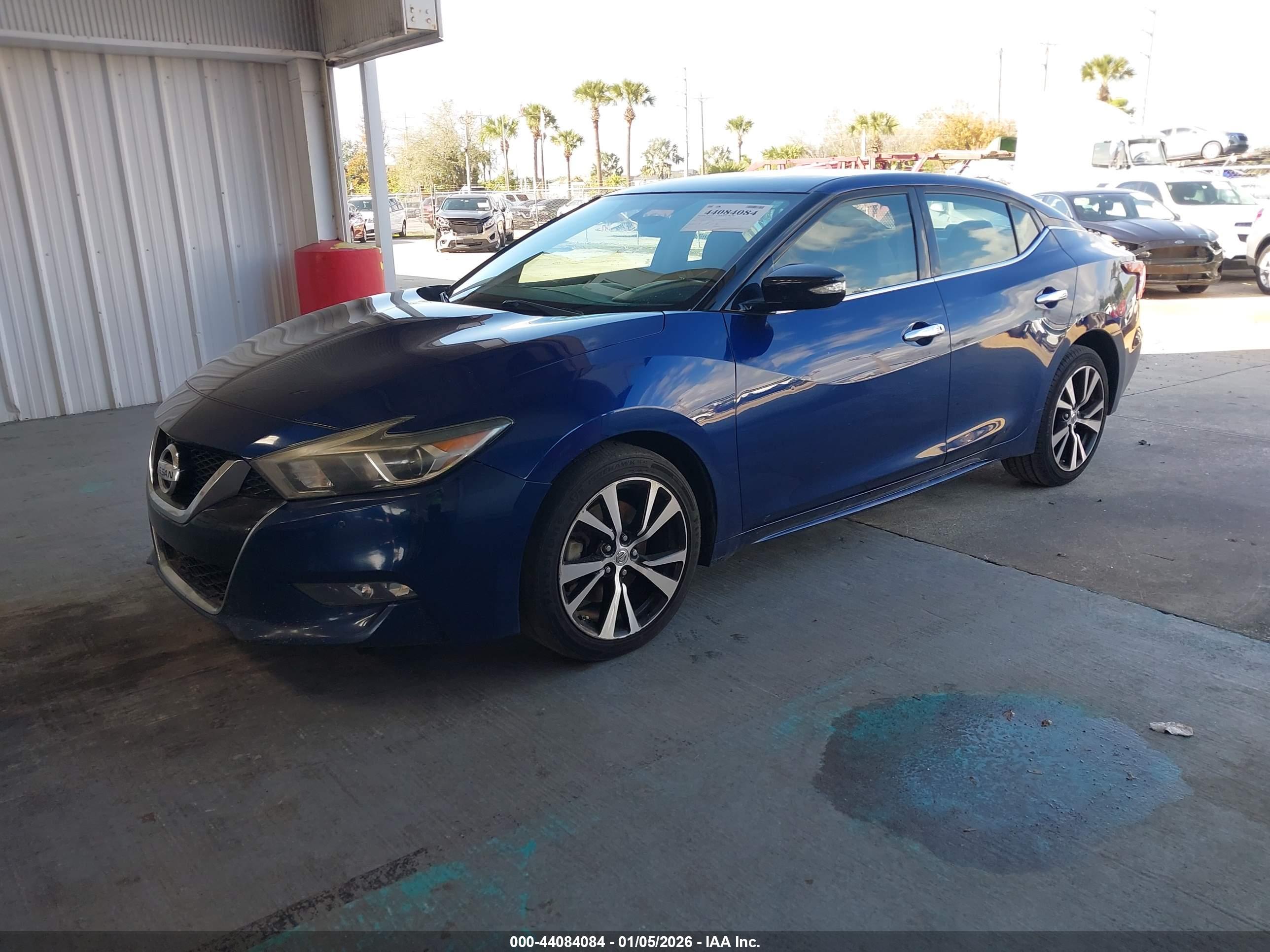 NISSAN MAXIMA image 2