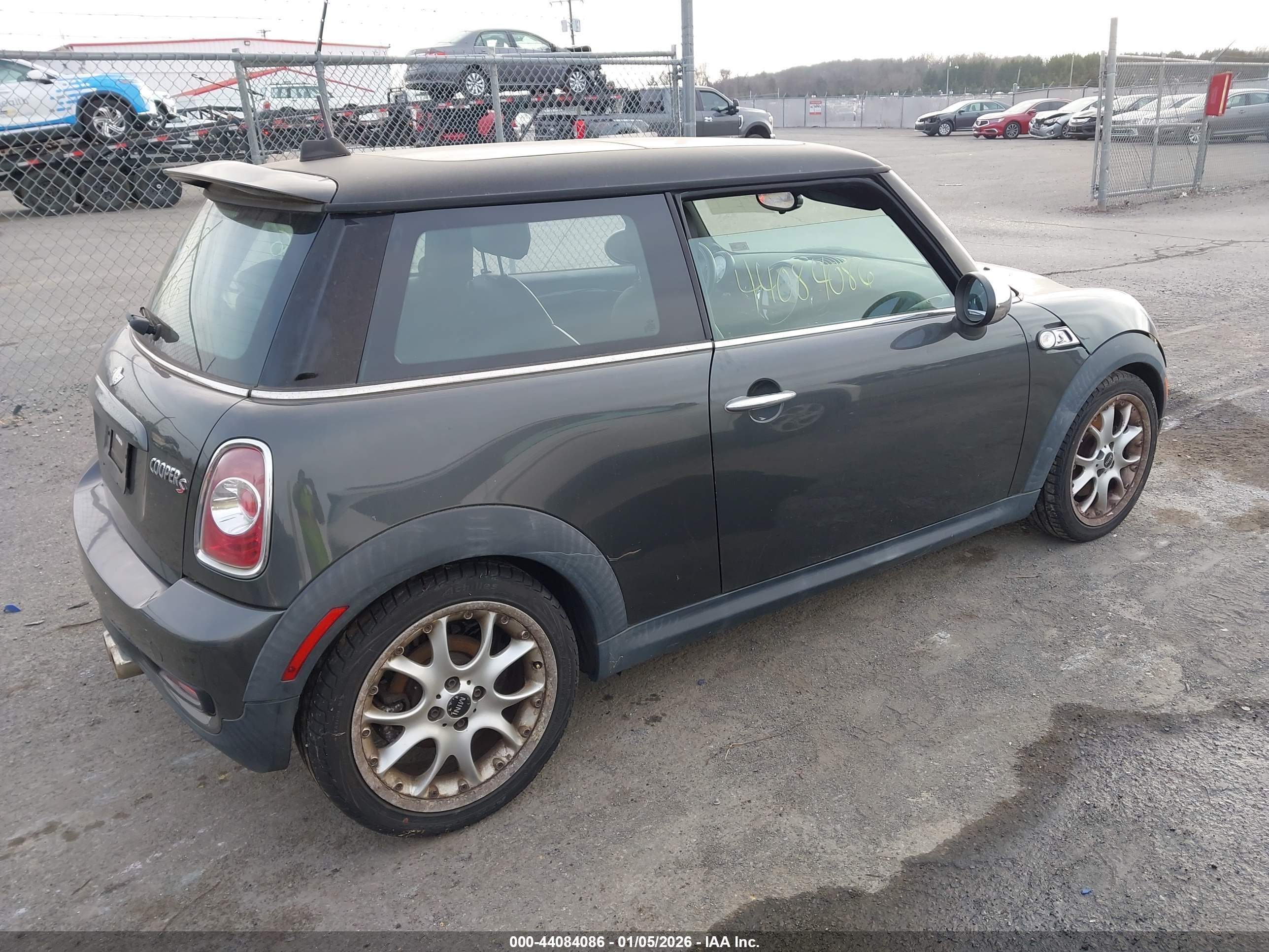 MINI COOPER image 4