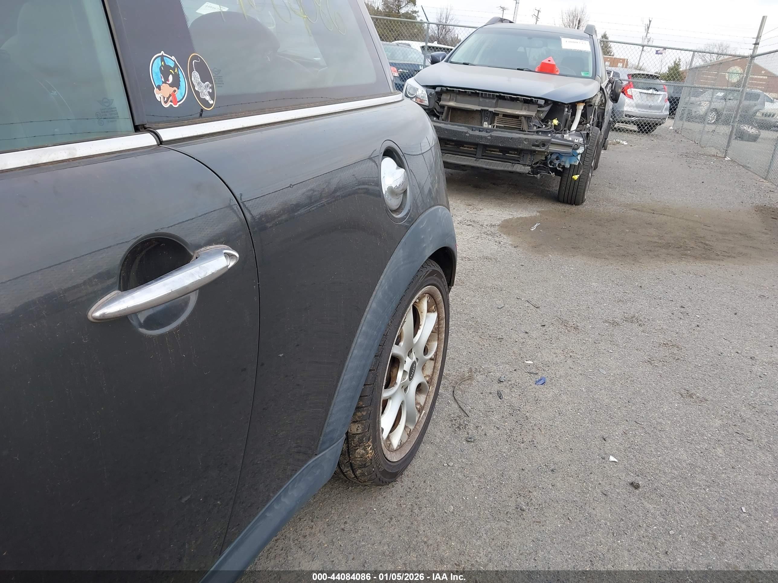 MINI COOPER image 6