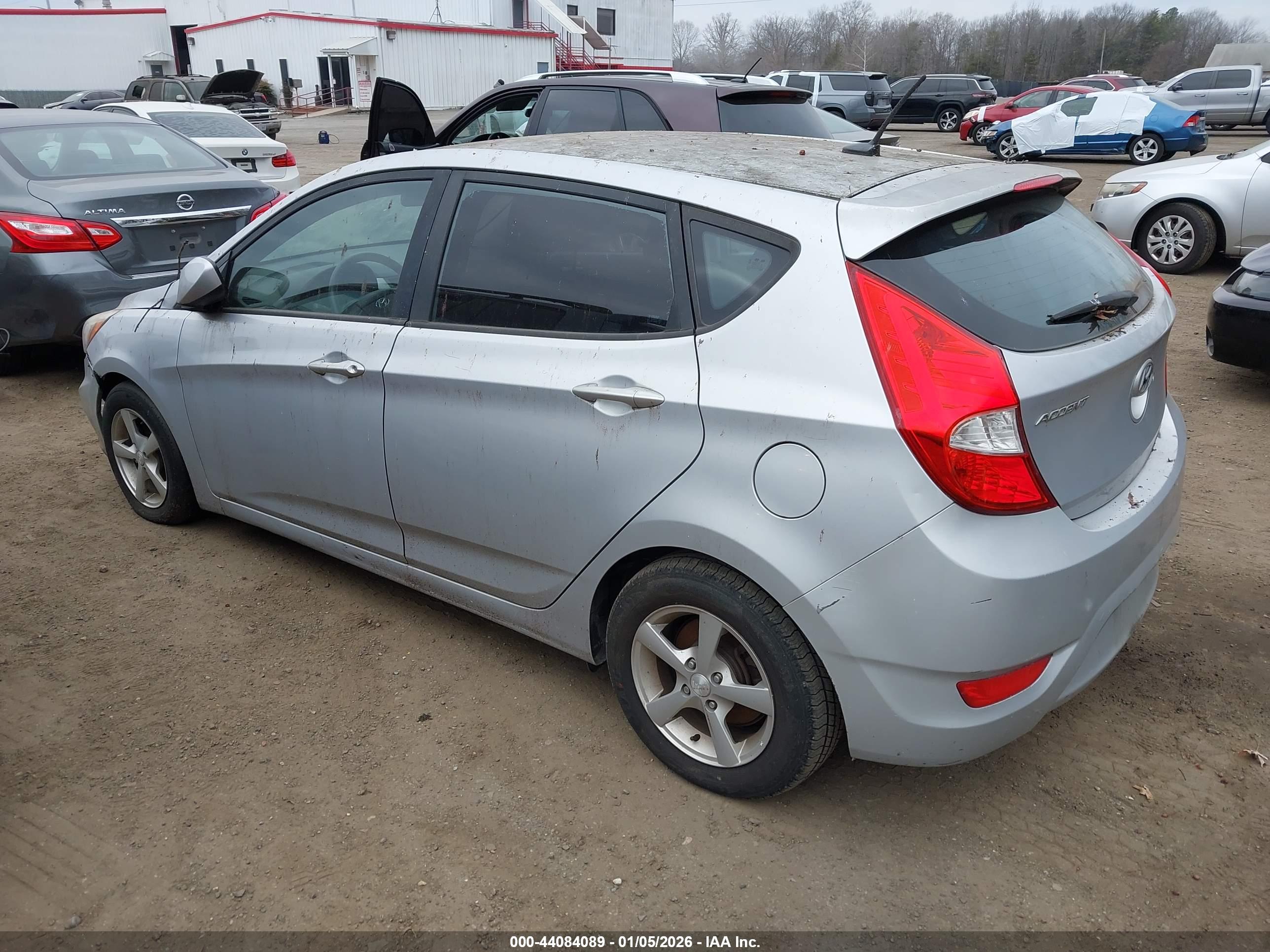 HYUNDAI ACCENT image 3