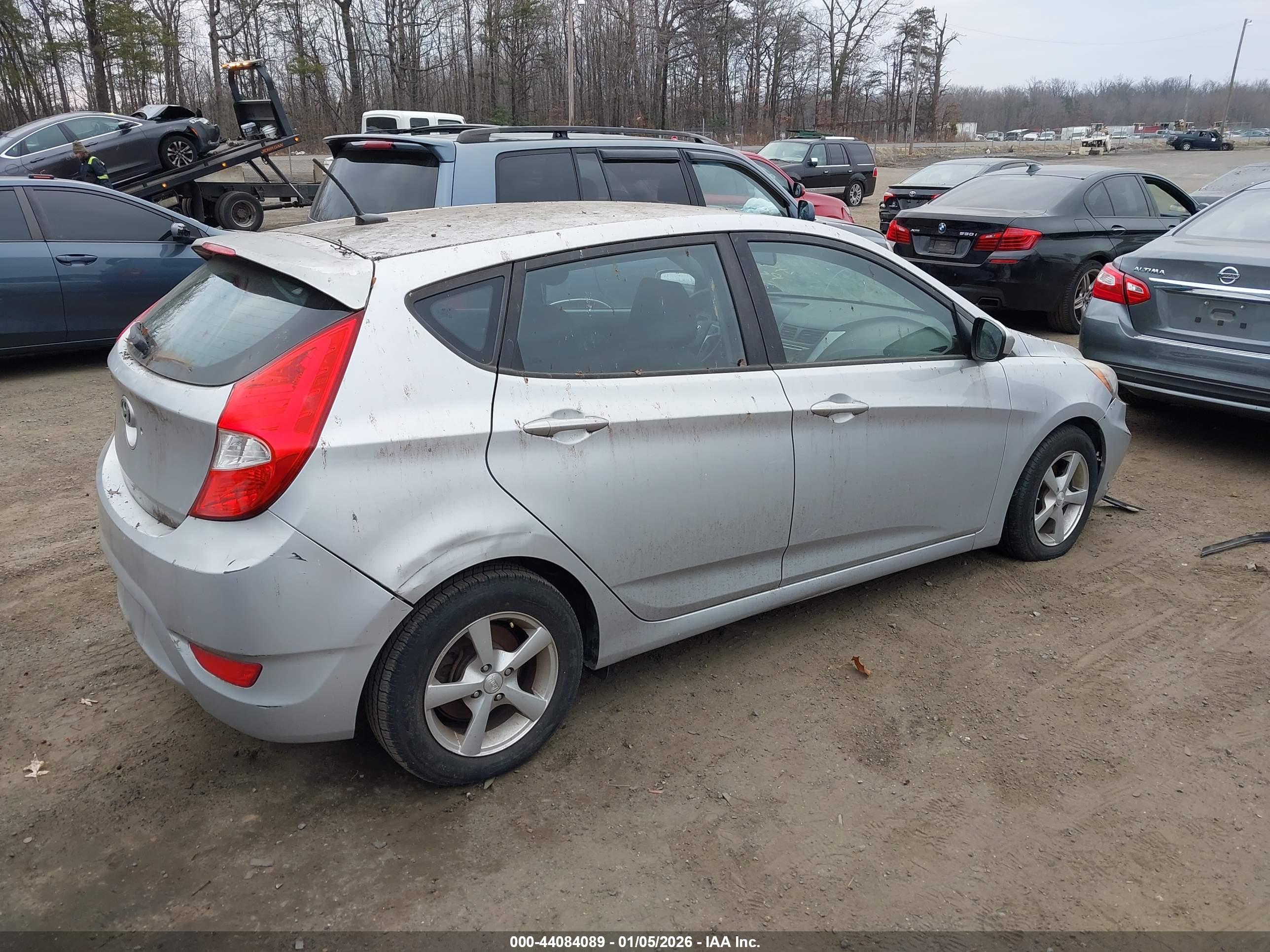 HYUNDAI ACCENT image 4