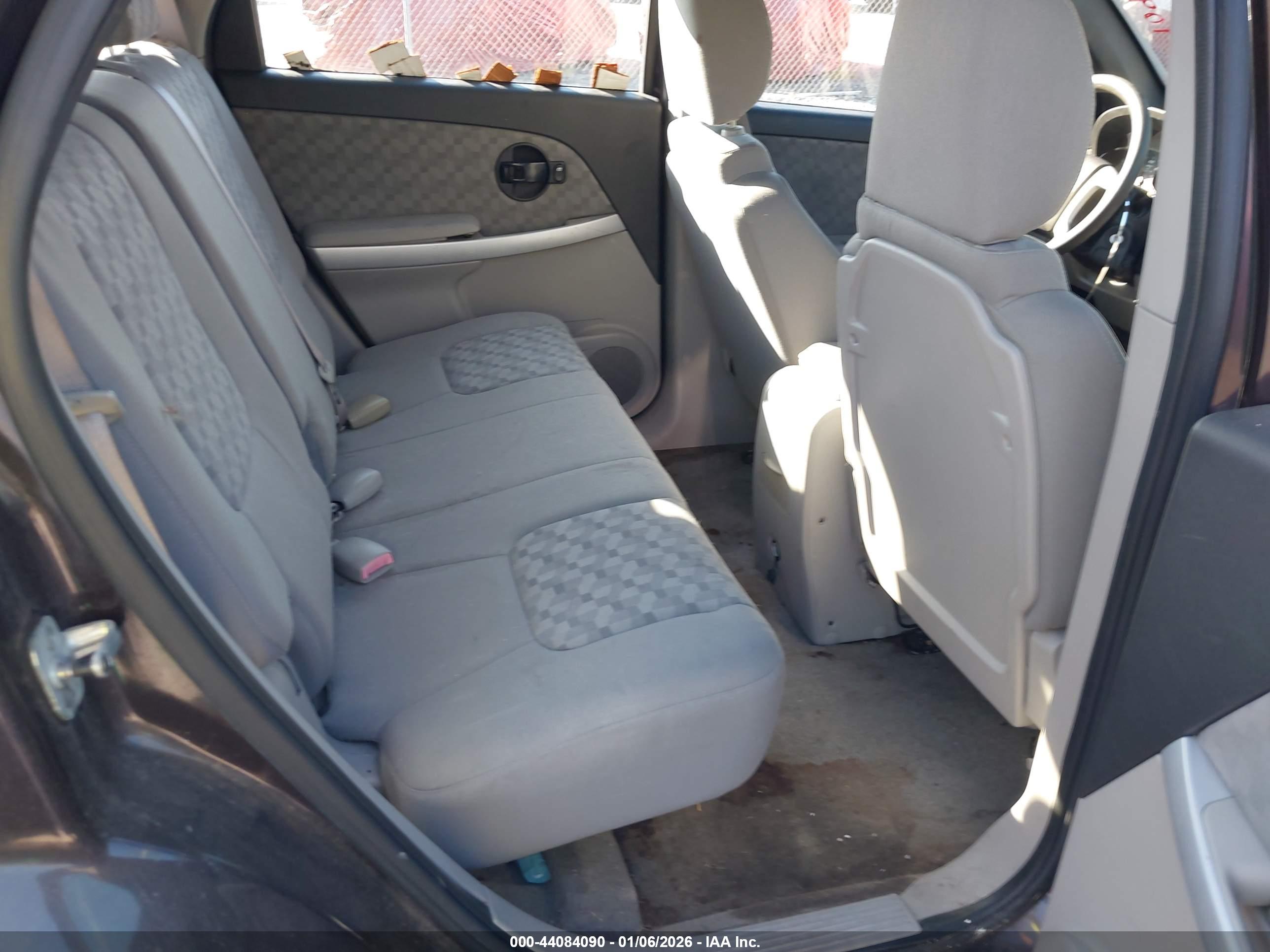 CHEVROLET EQUINOX image 8