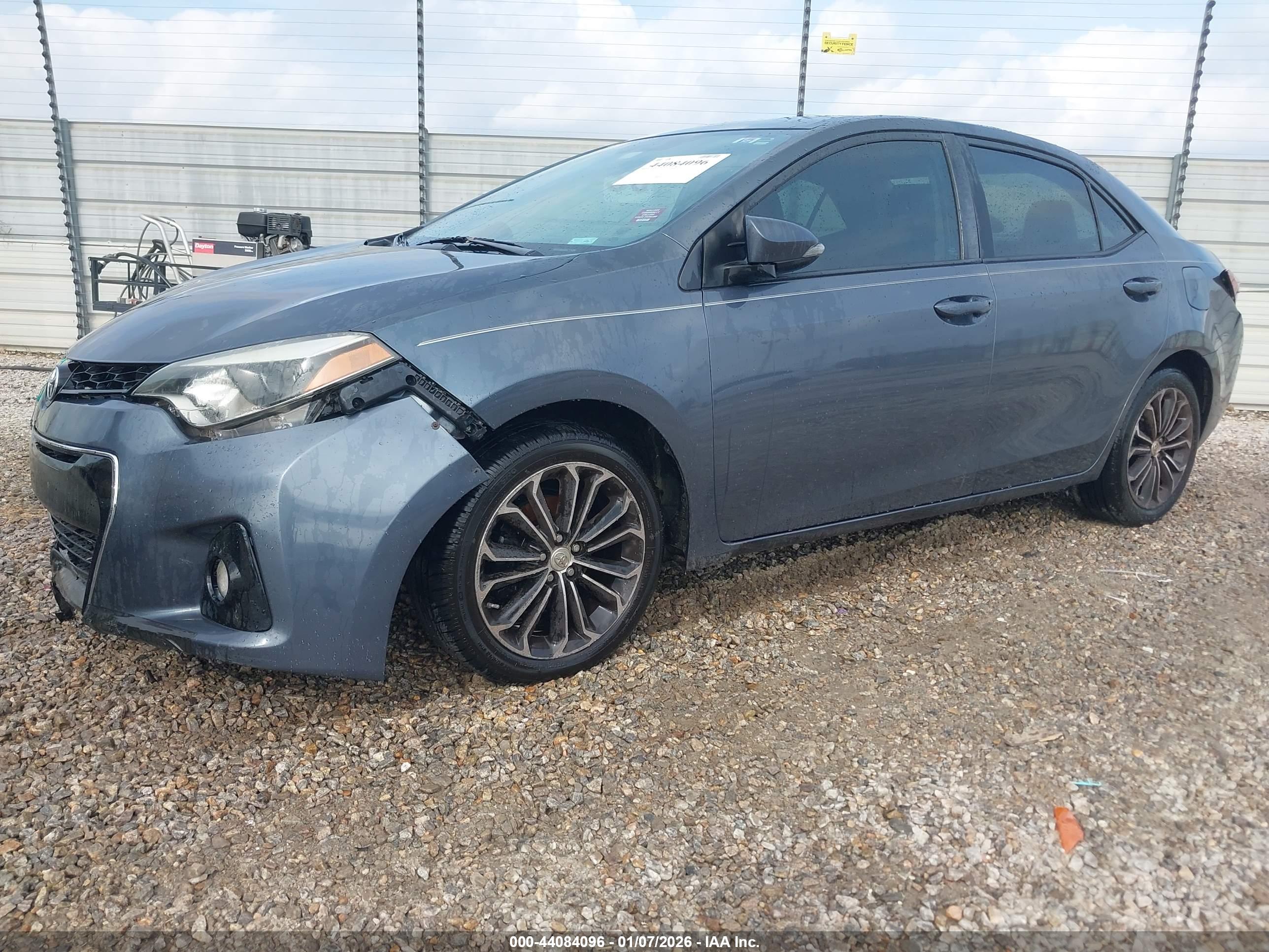 TOYOTA COROLLA image 2