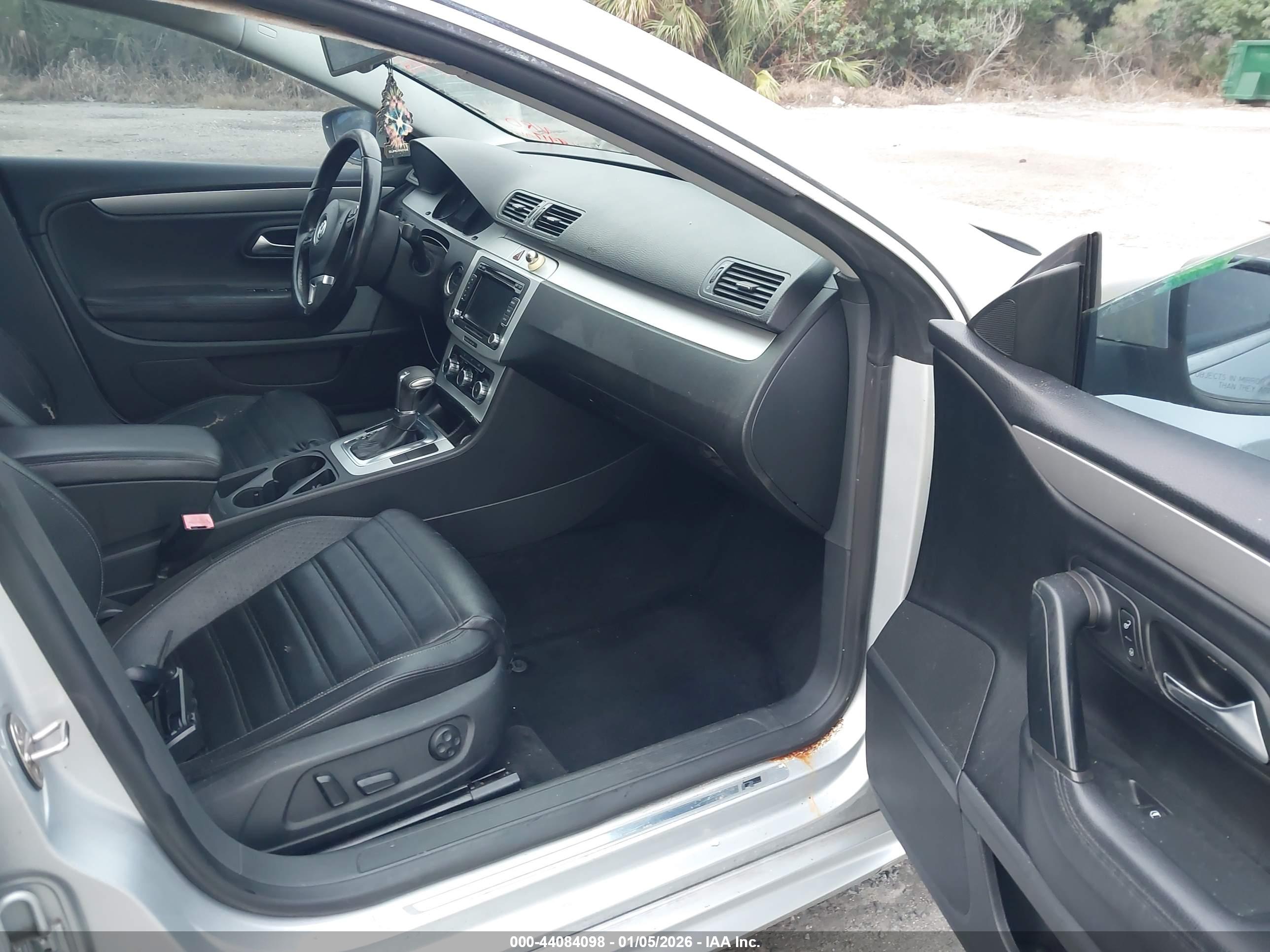VOLKSWAGEN CC image 5