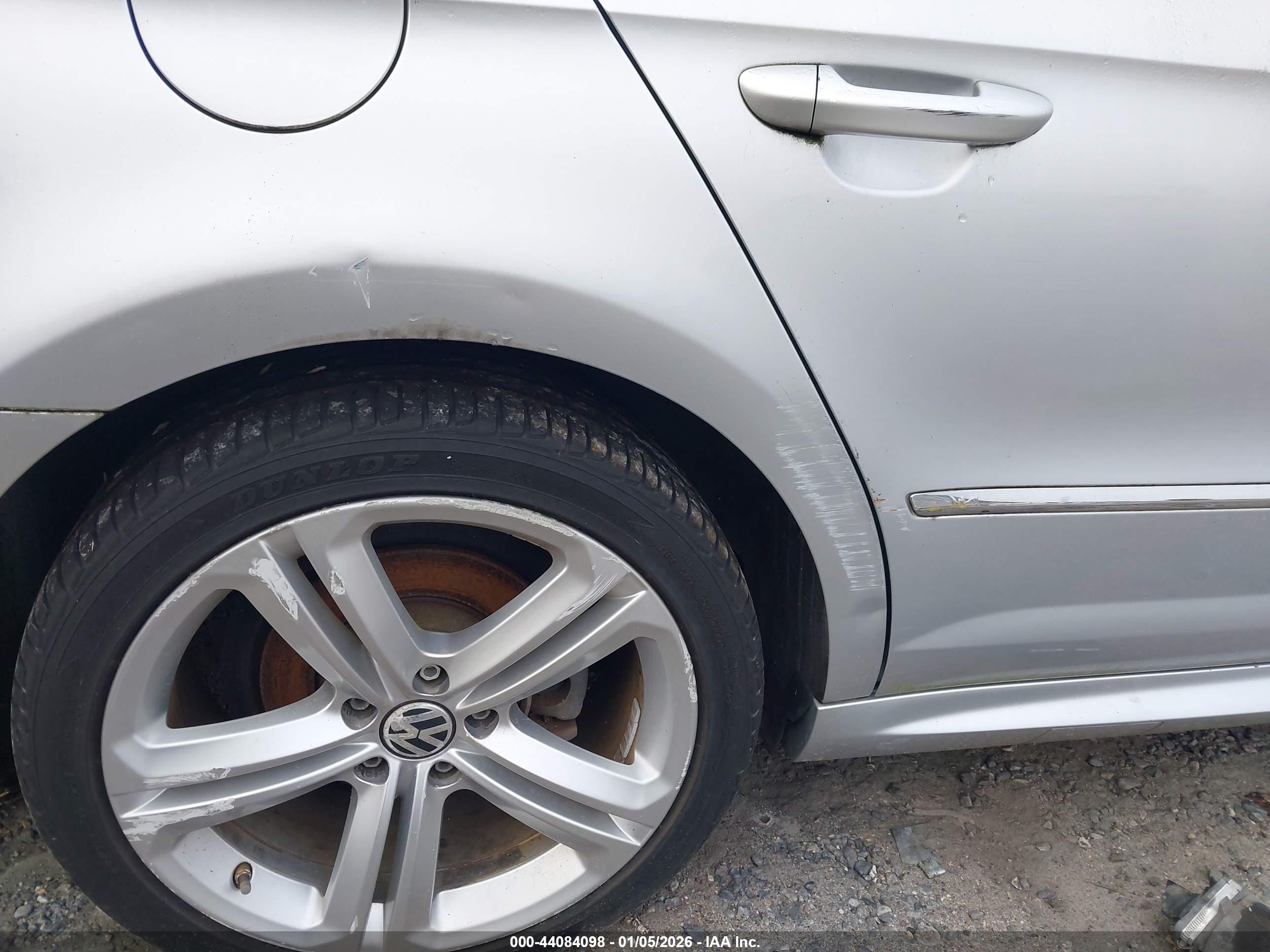 VOLKSWAGEN CC image 6