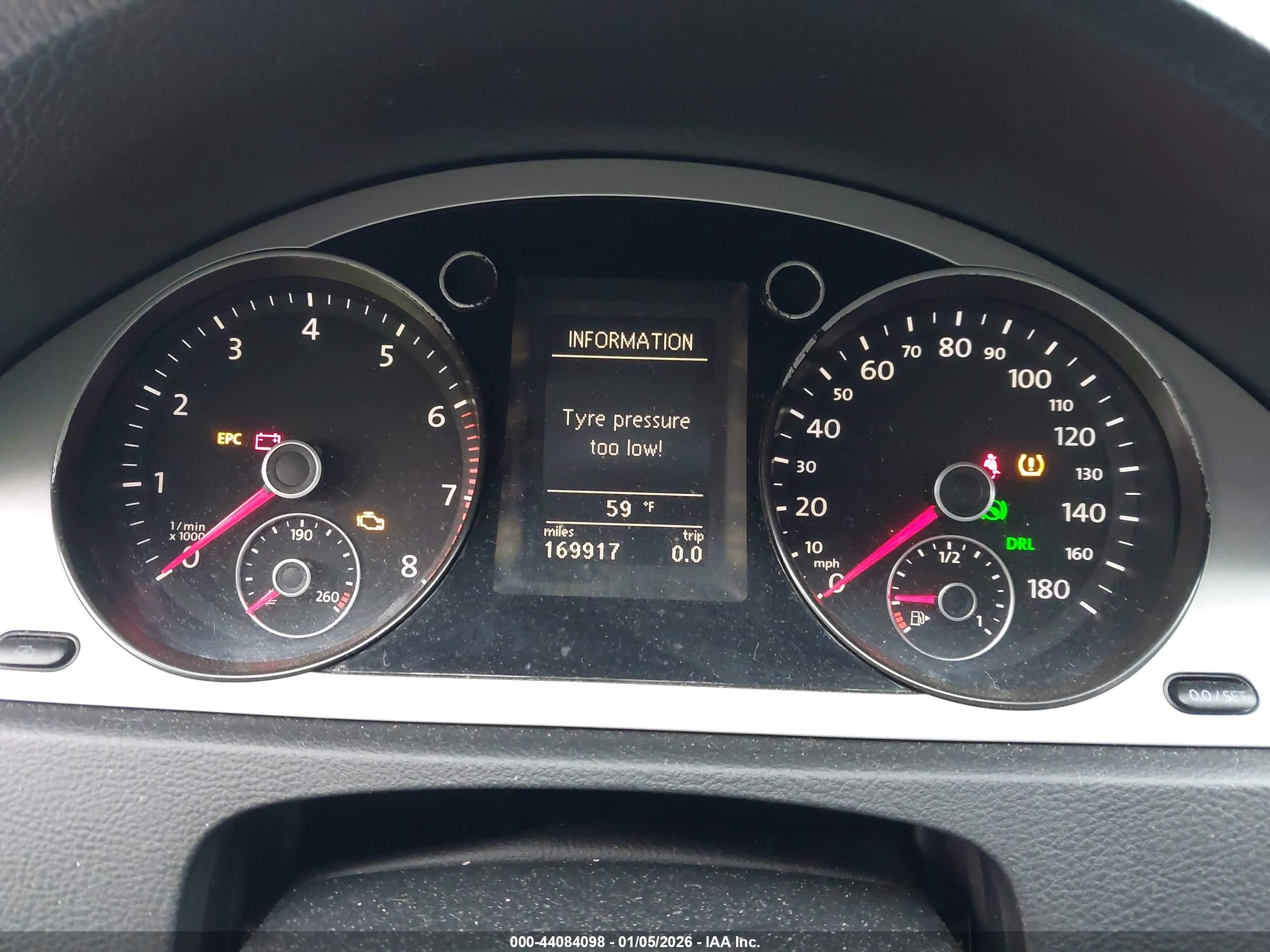 VOLKSWAGEN CC image 7