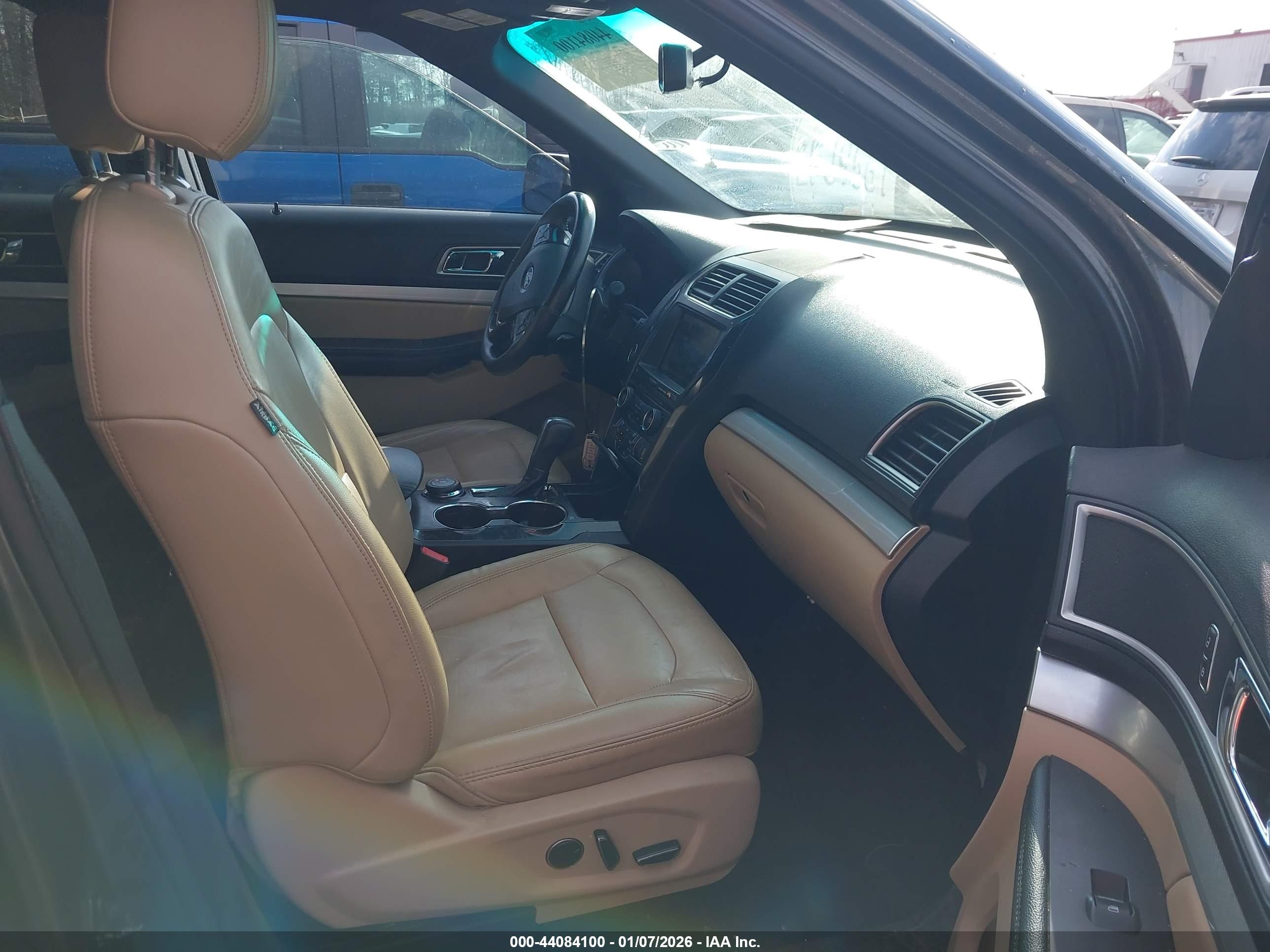 FORD EXPLORER image 5