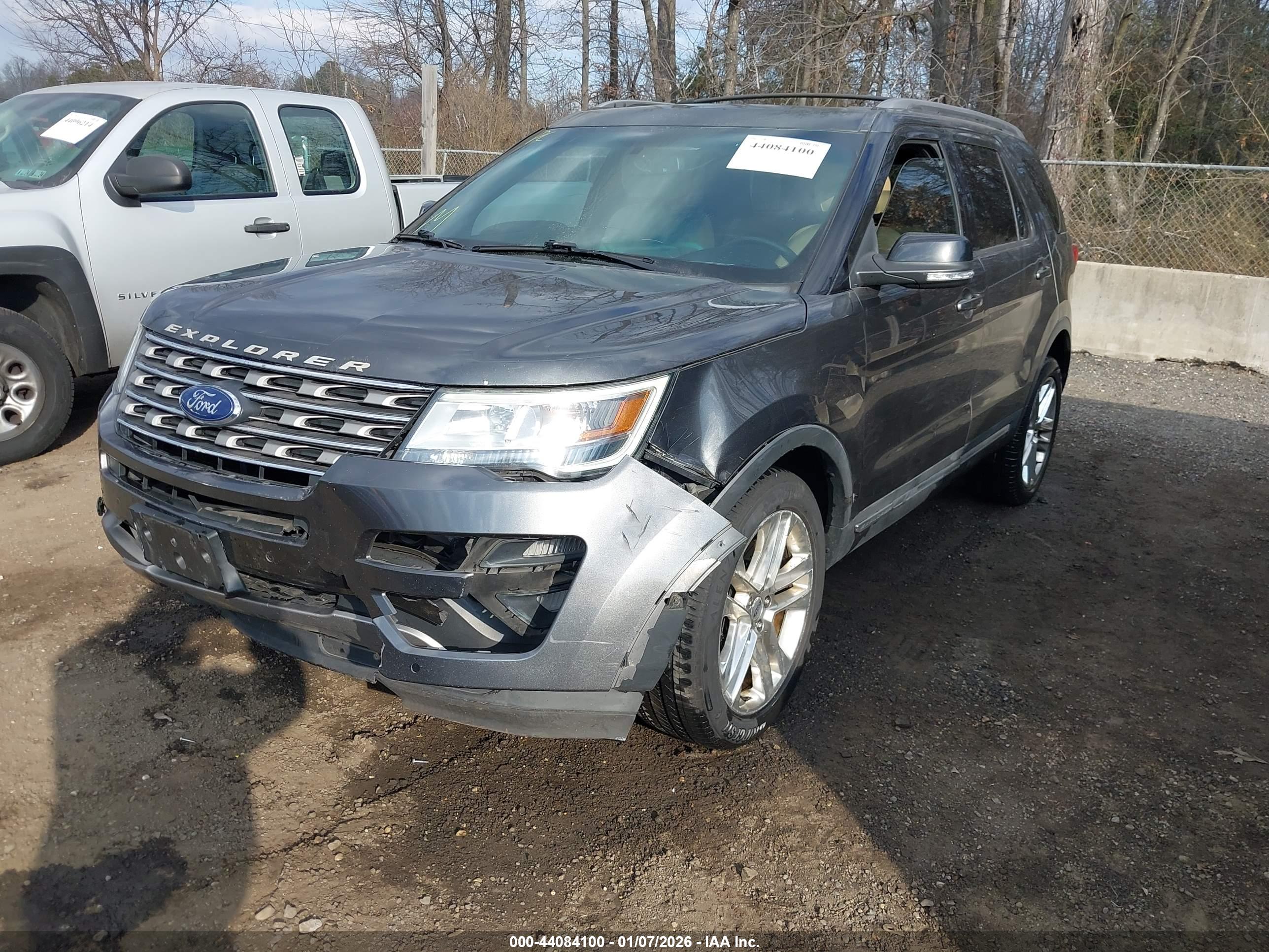 FORD EXPLORER image 6