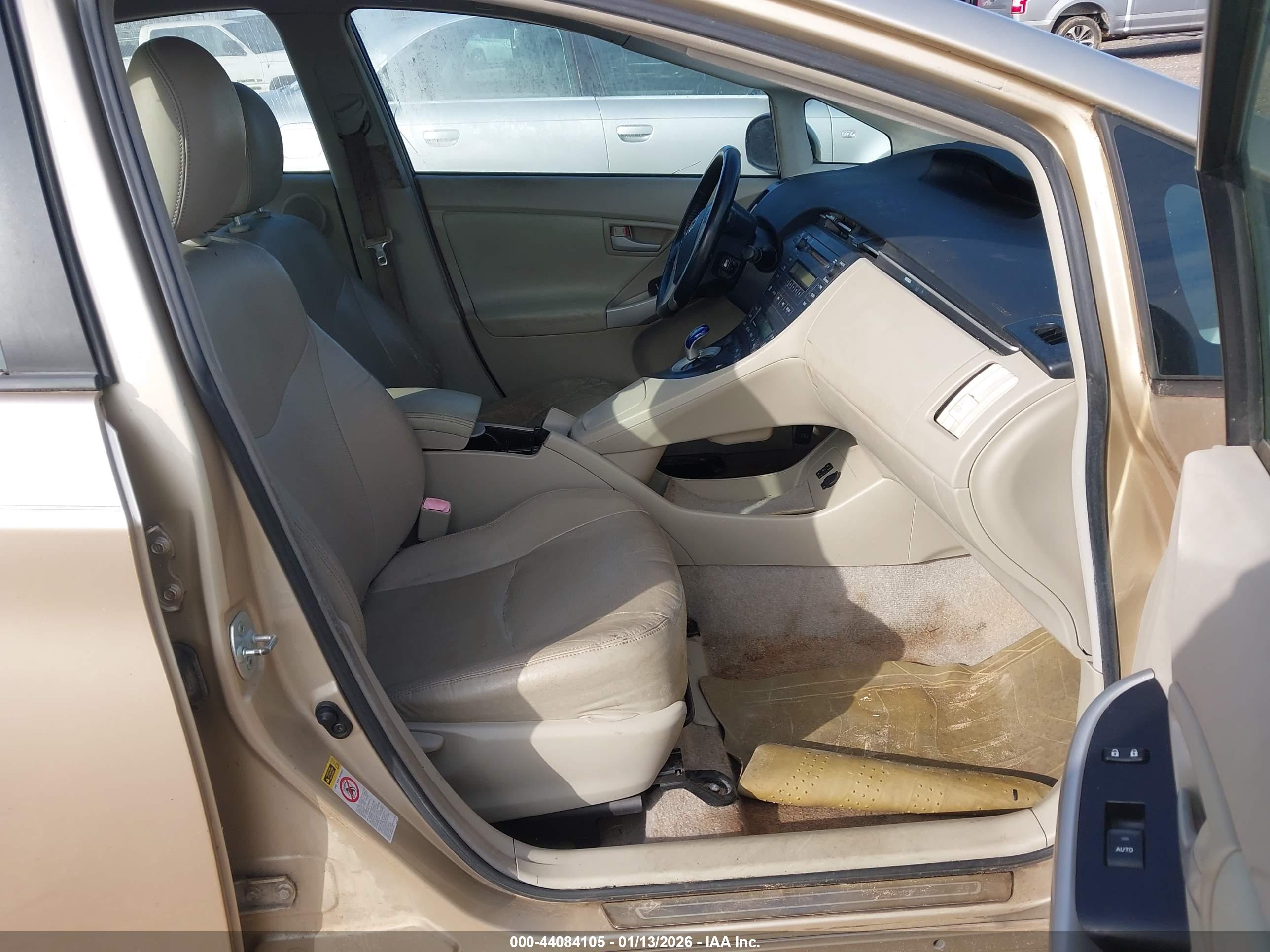 TOYOTA PRIUS image 5