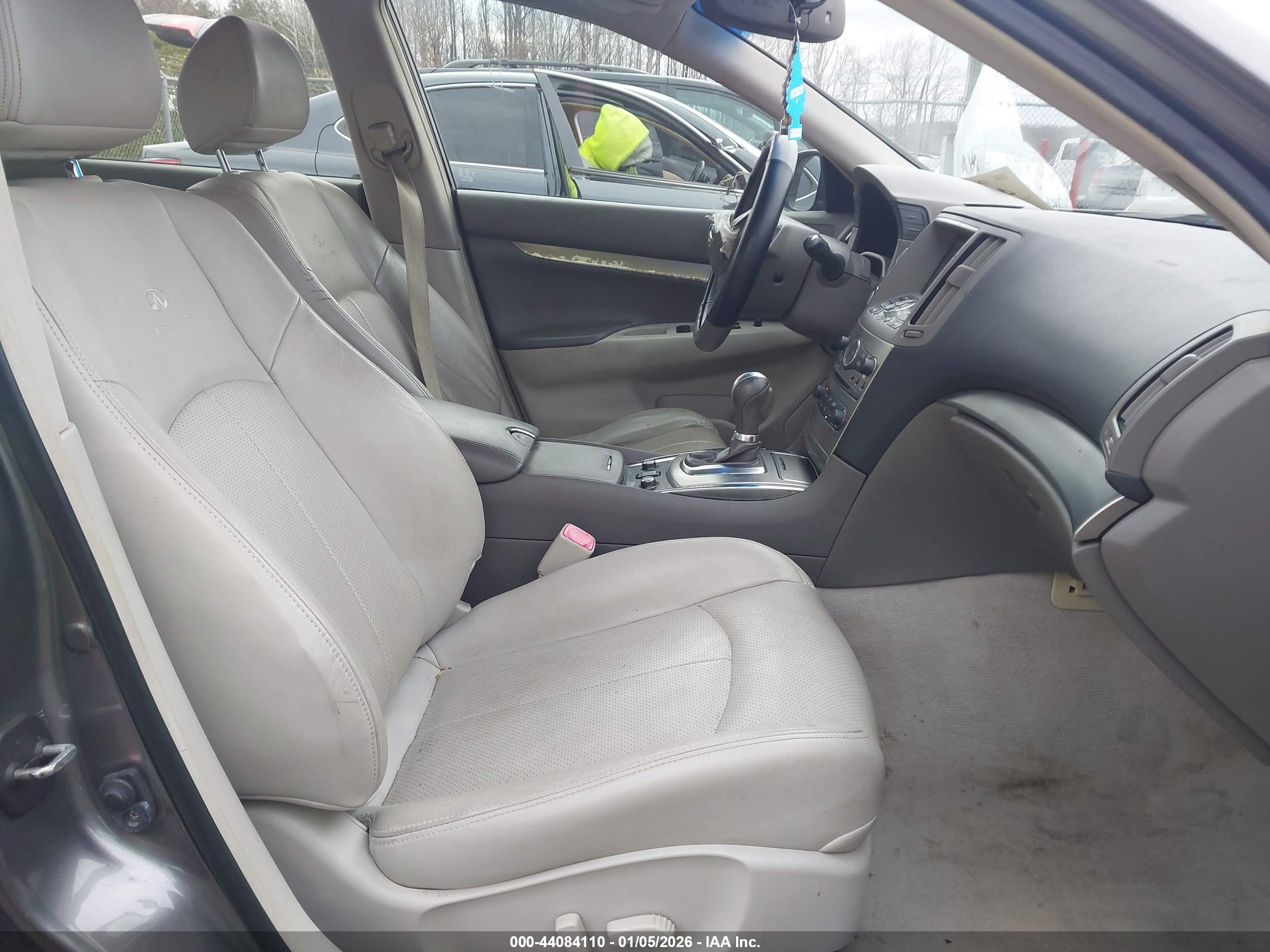 INFINITI G37X image 5