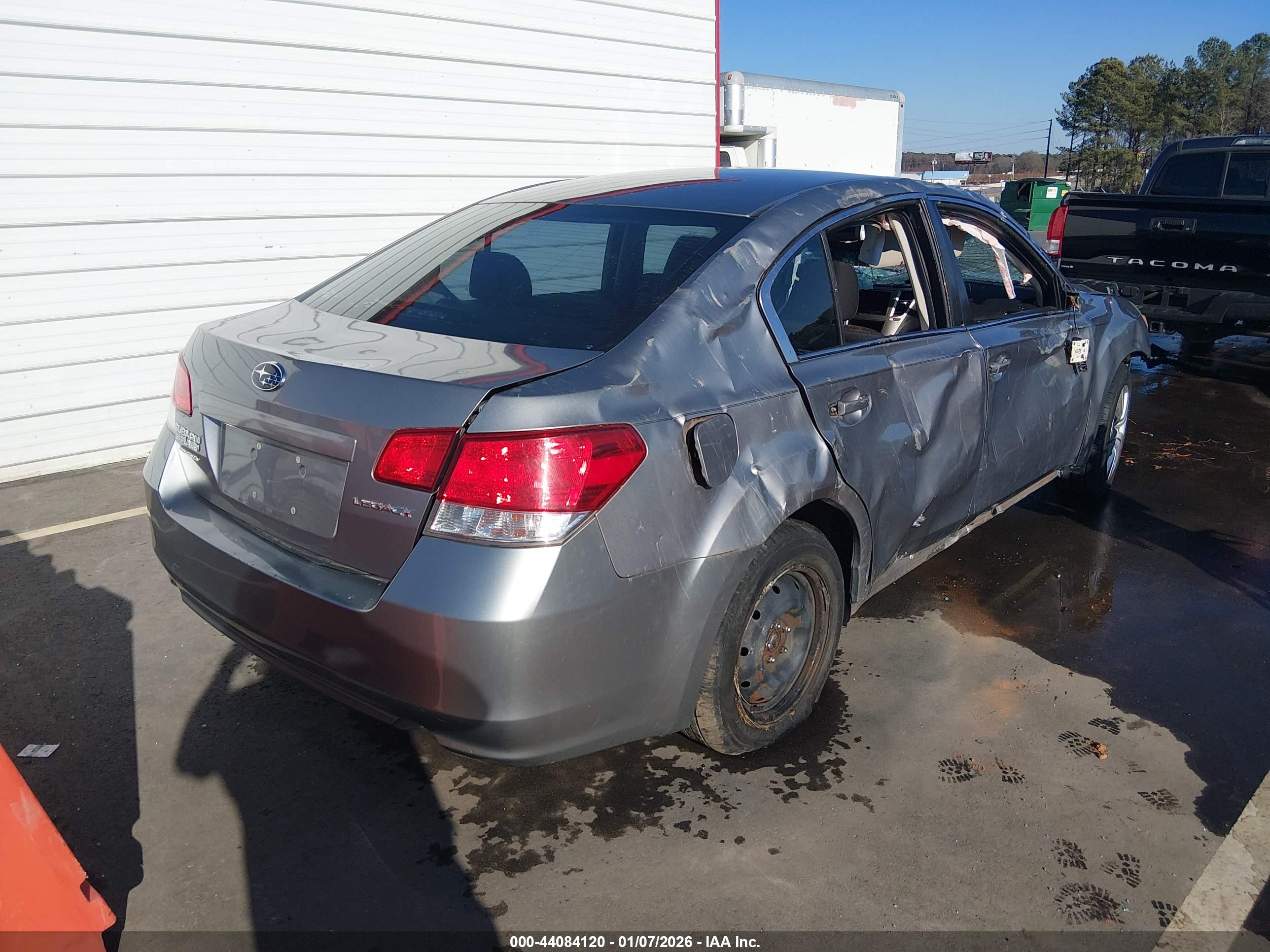 SUBARU LEGACY image 4