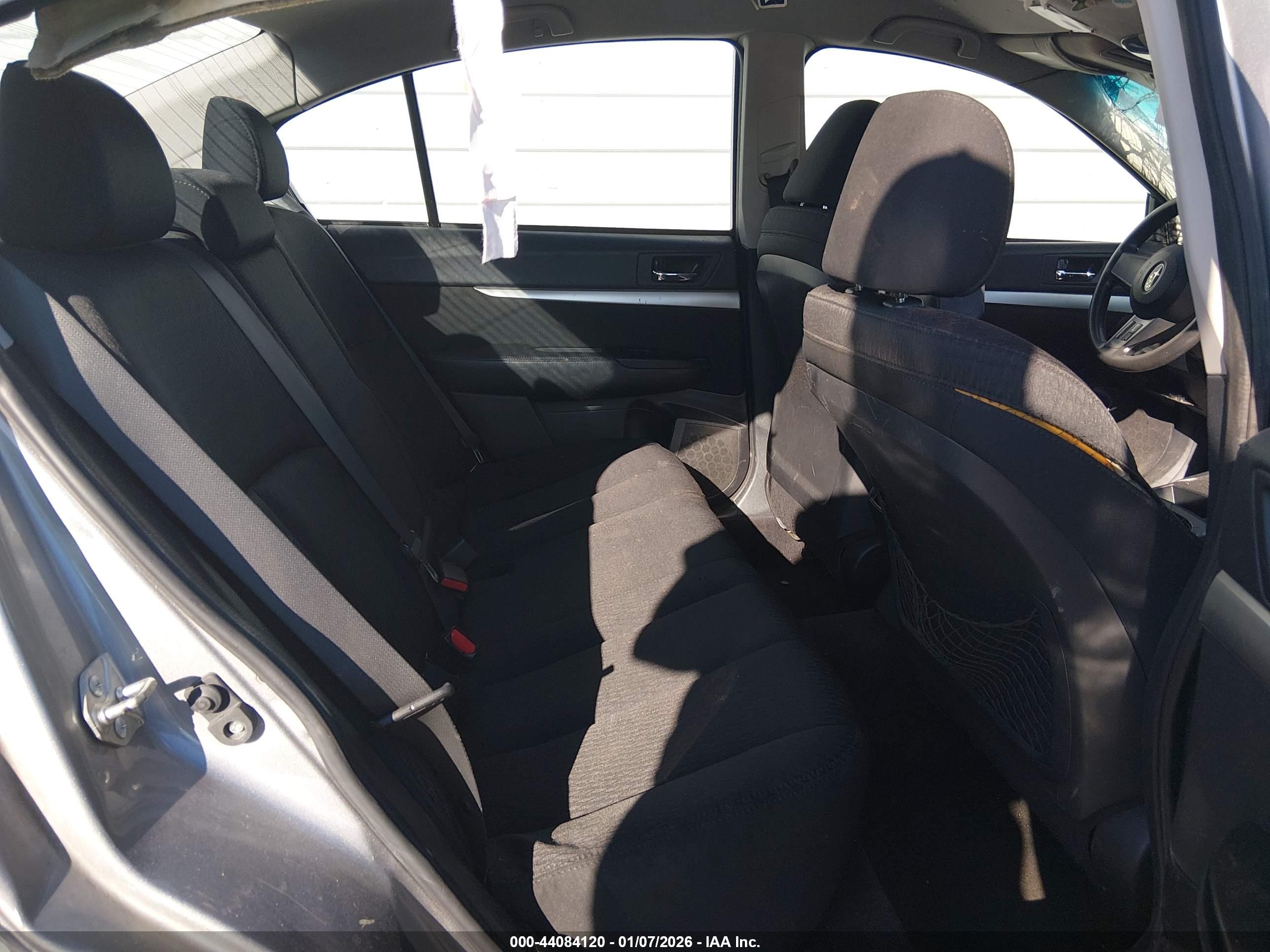 SUBARU LEGACY image 8