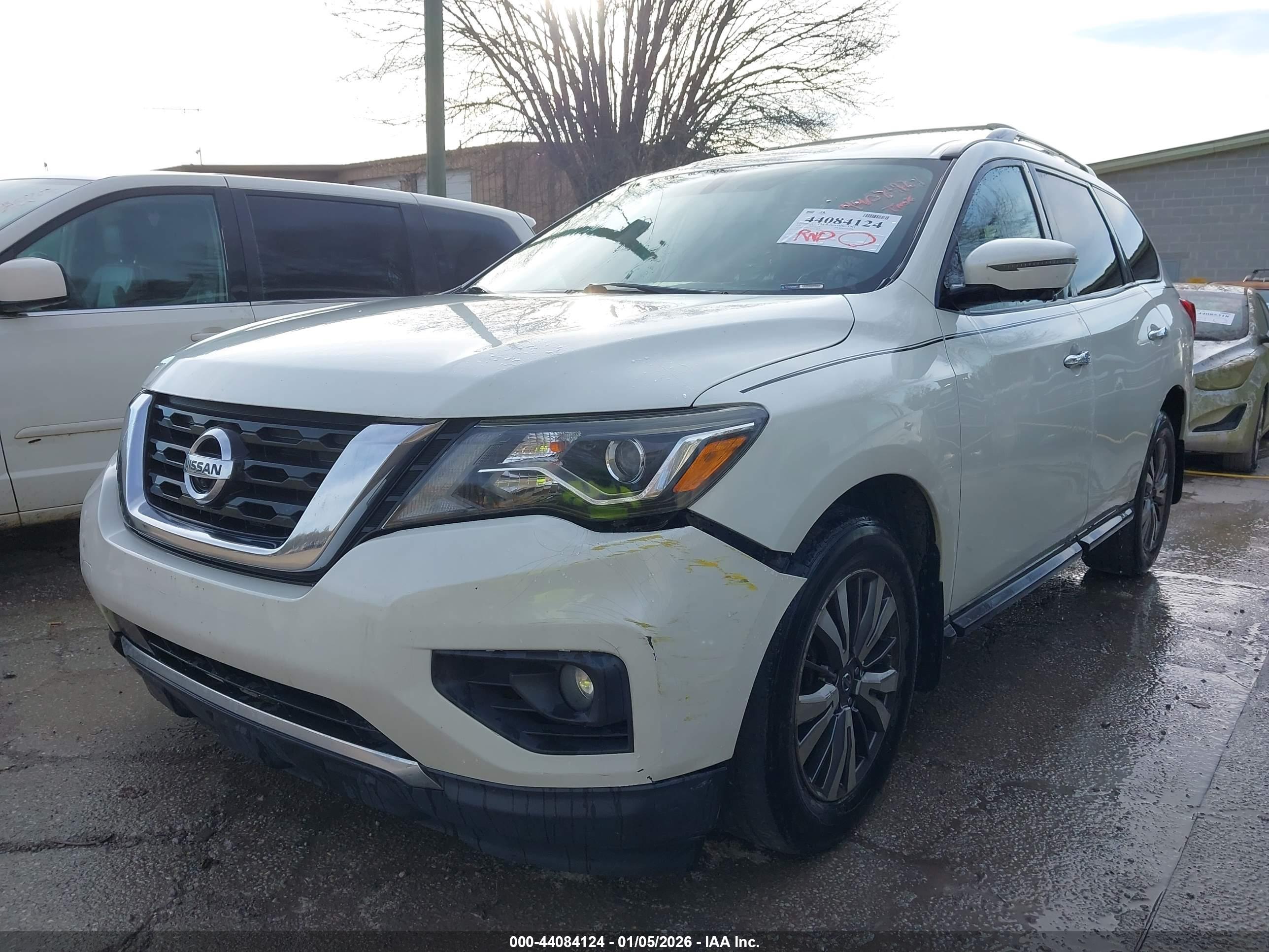 NISSAN PATHFINDER image 2