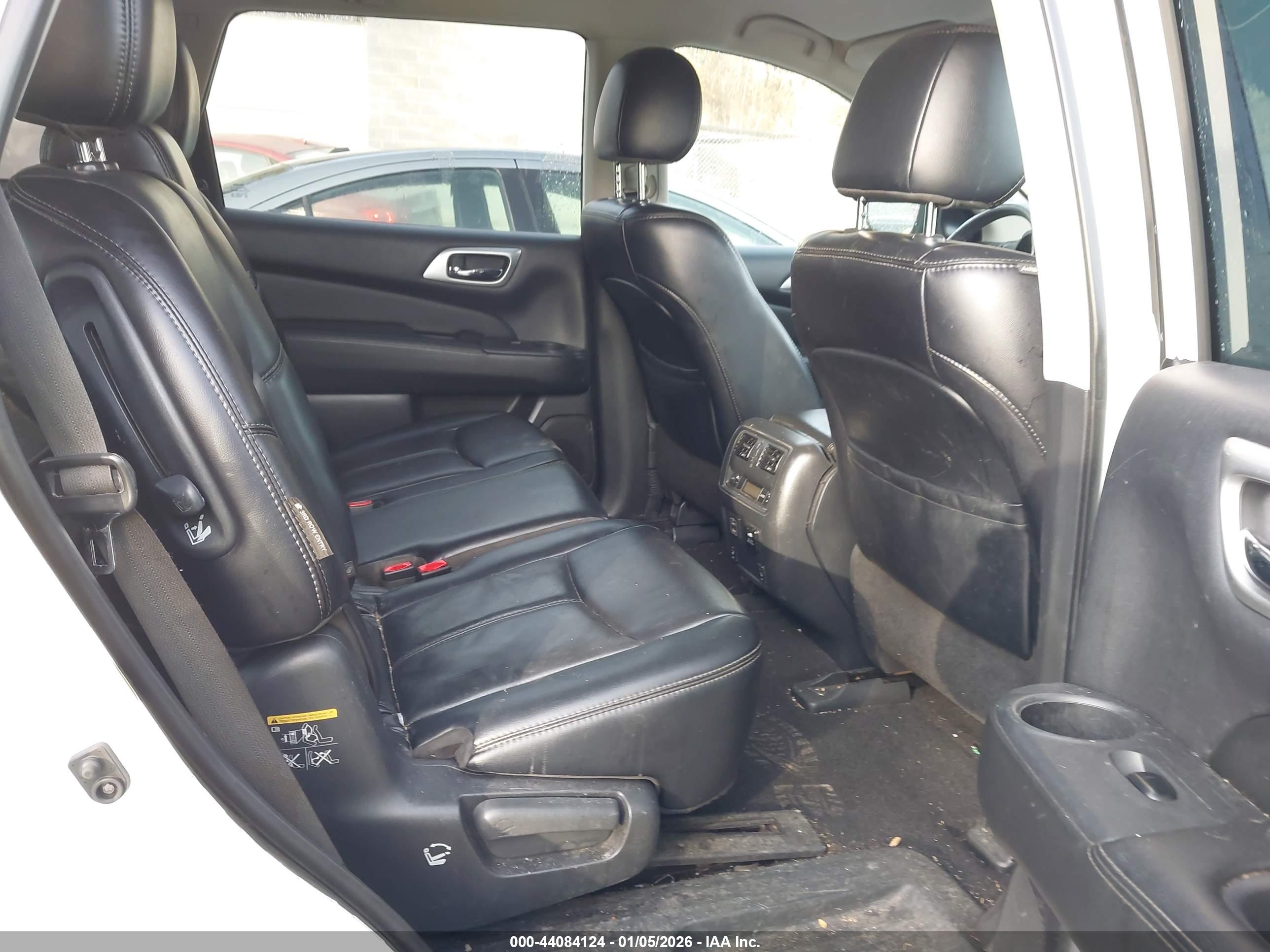 NISSAN PATHFINDER image 8
