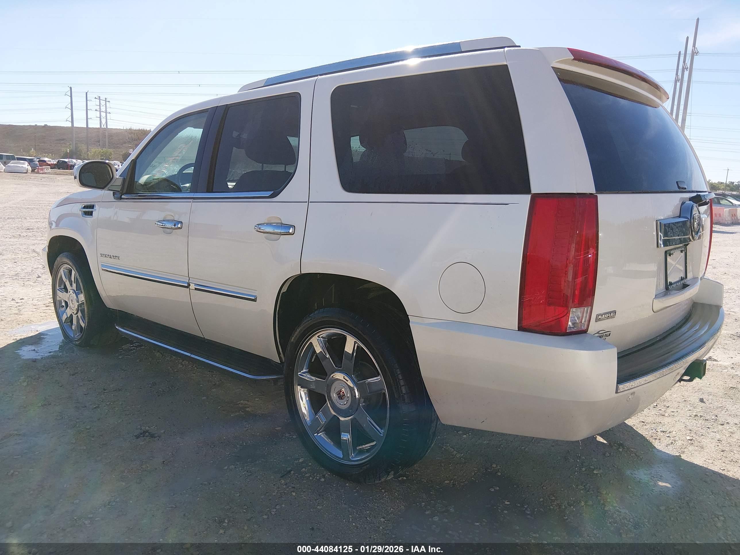 CADILLAC ESCALADE image 3