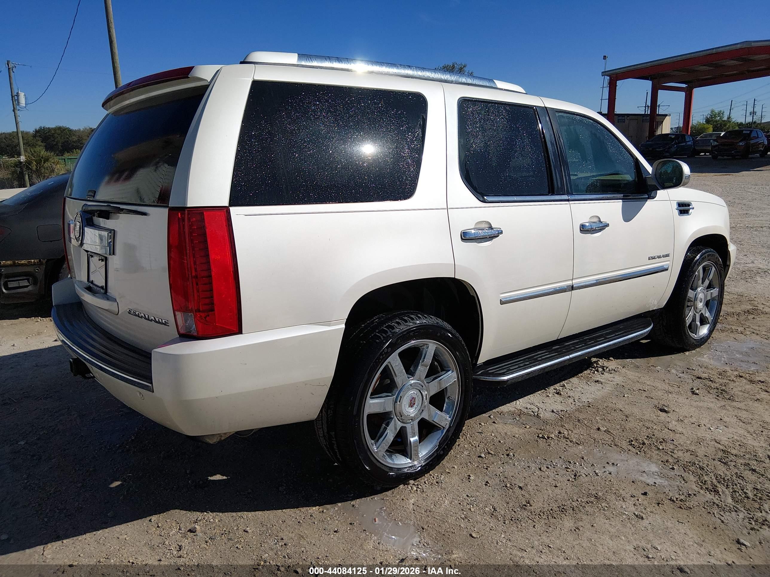 CADILLAC ESCALADE image 4