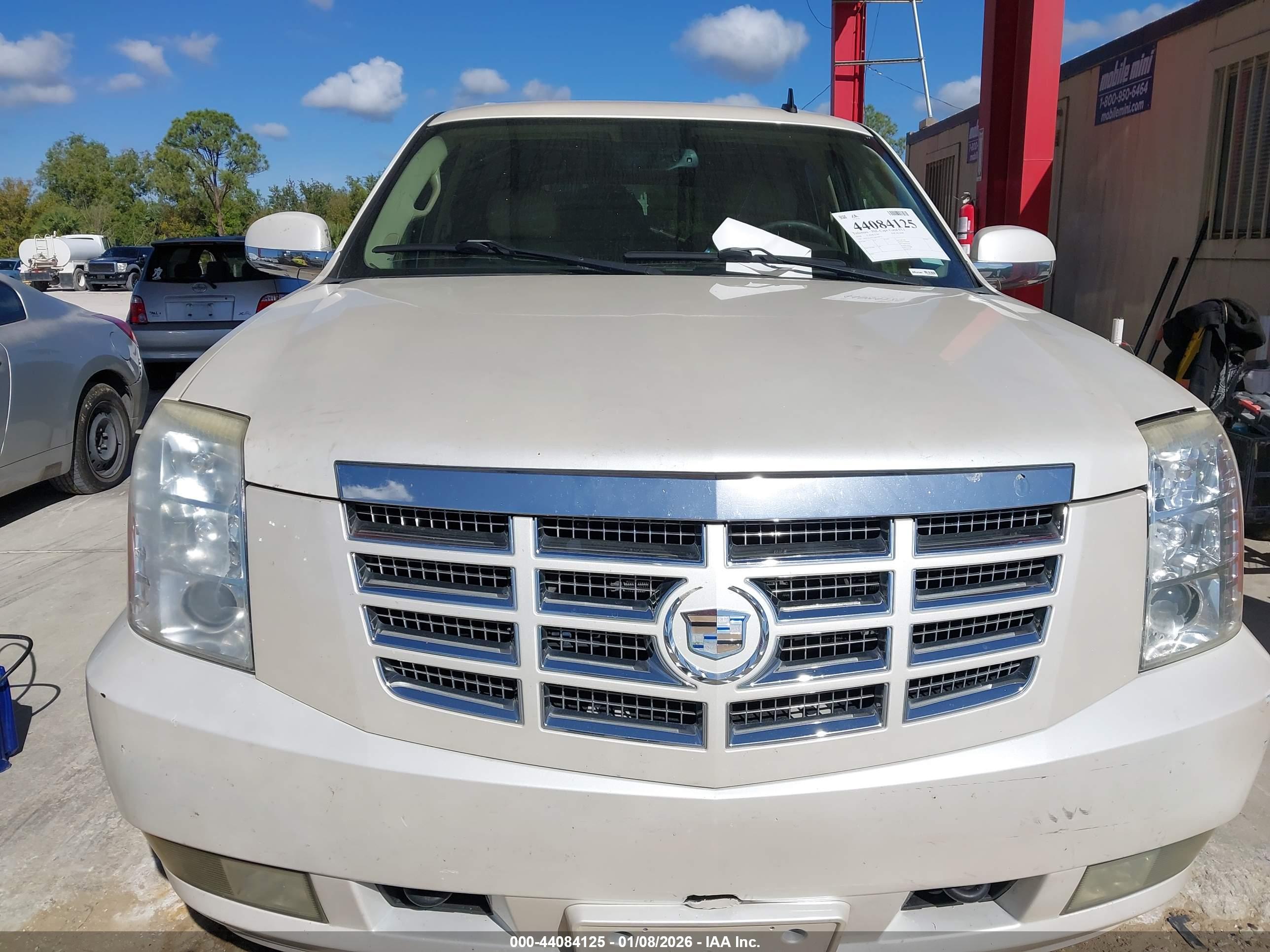 CADILLAC ESCALADE image 6