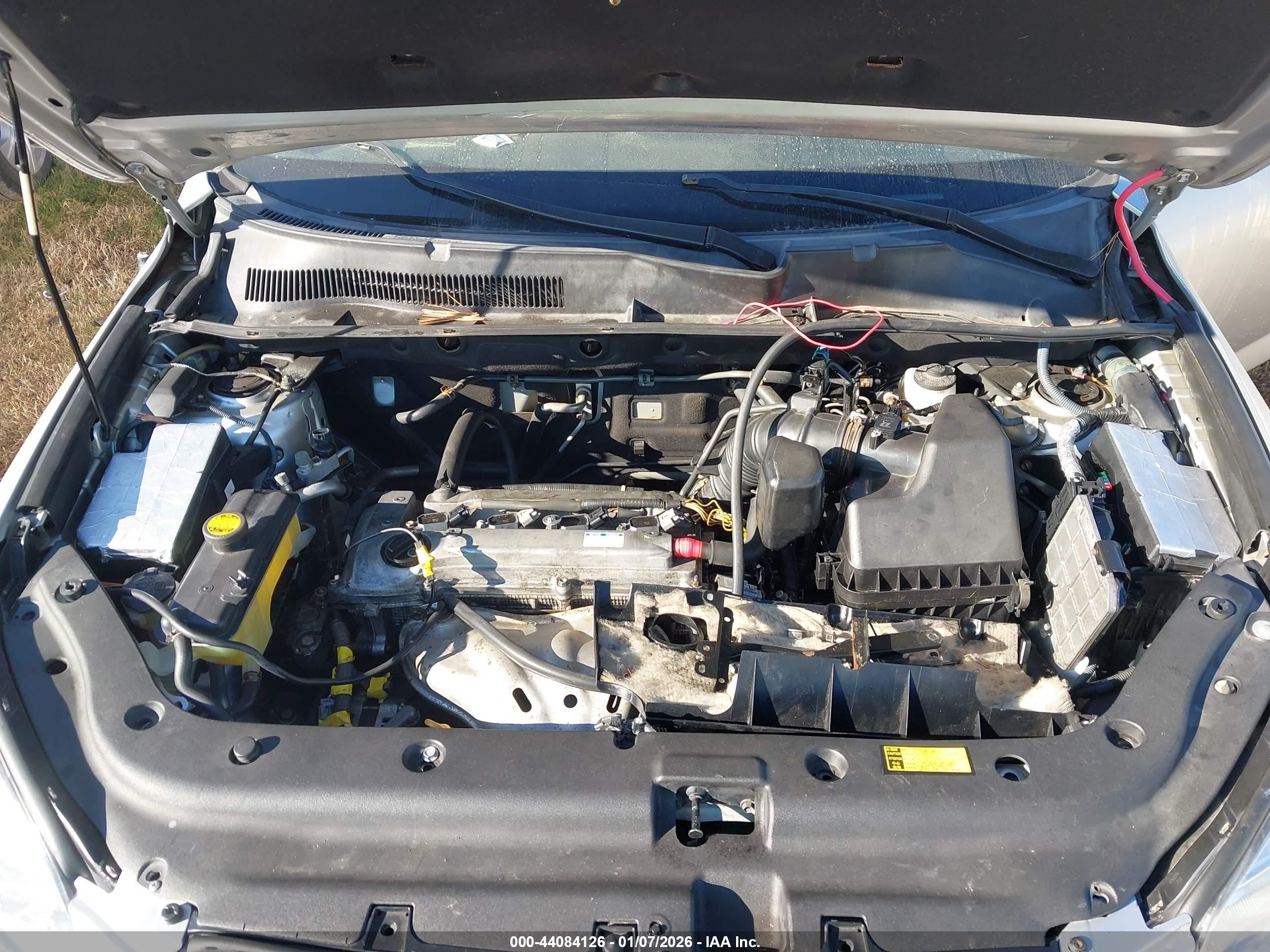 TOYOTA RAV4 image 10
