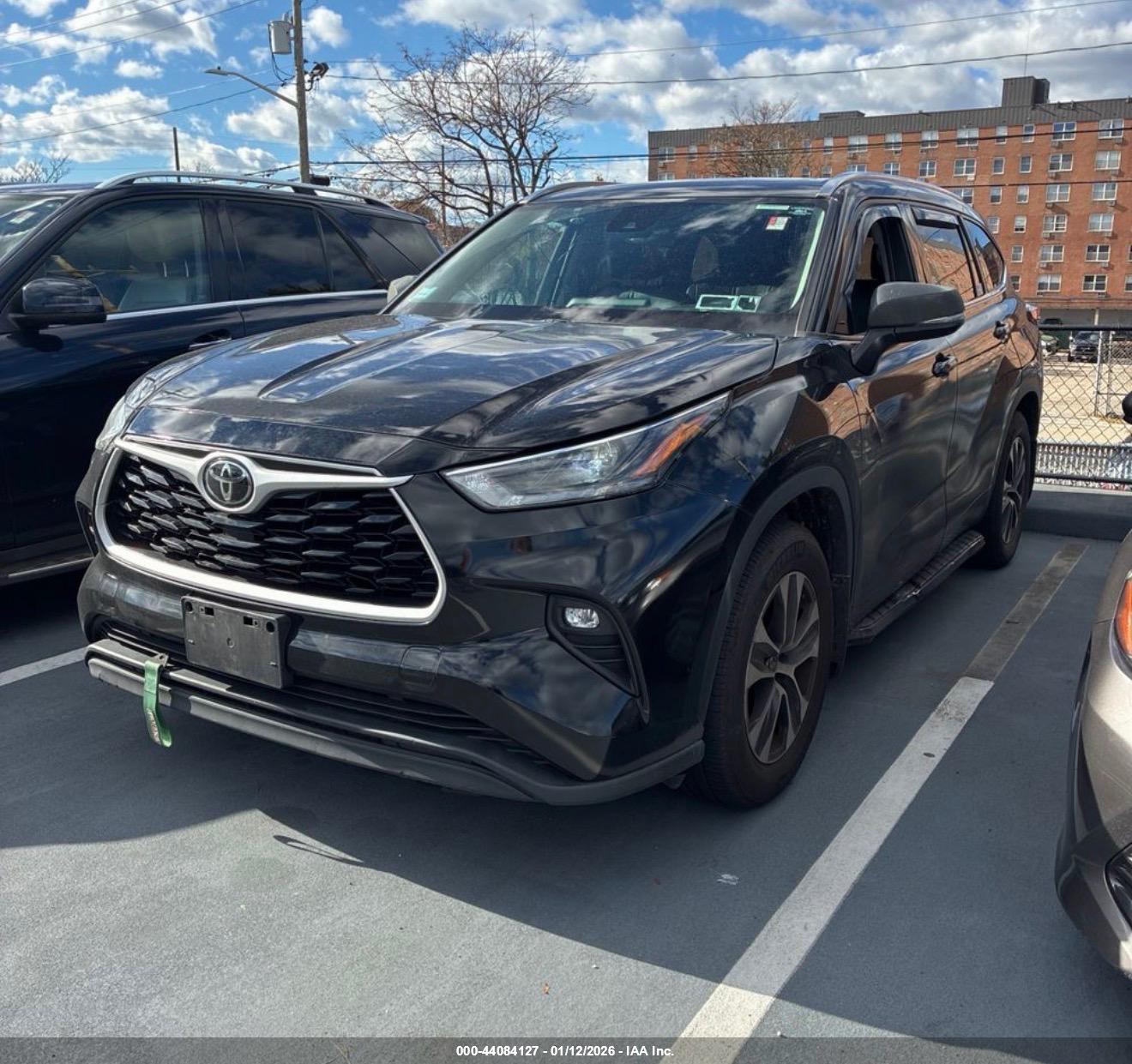 TOYOTA HIGHLANDER image 2