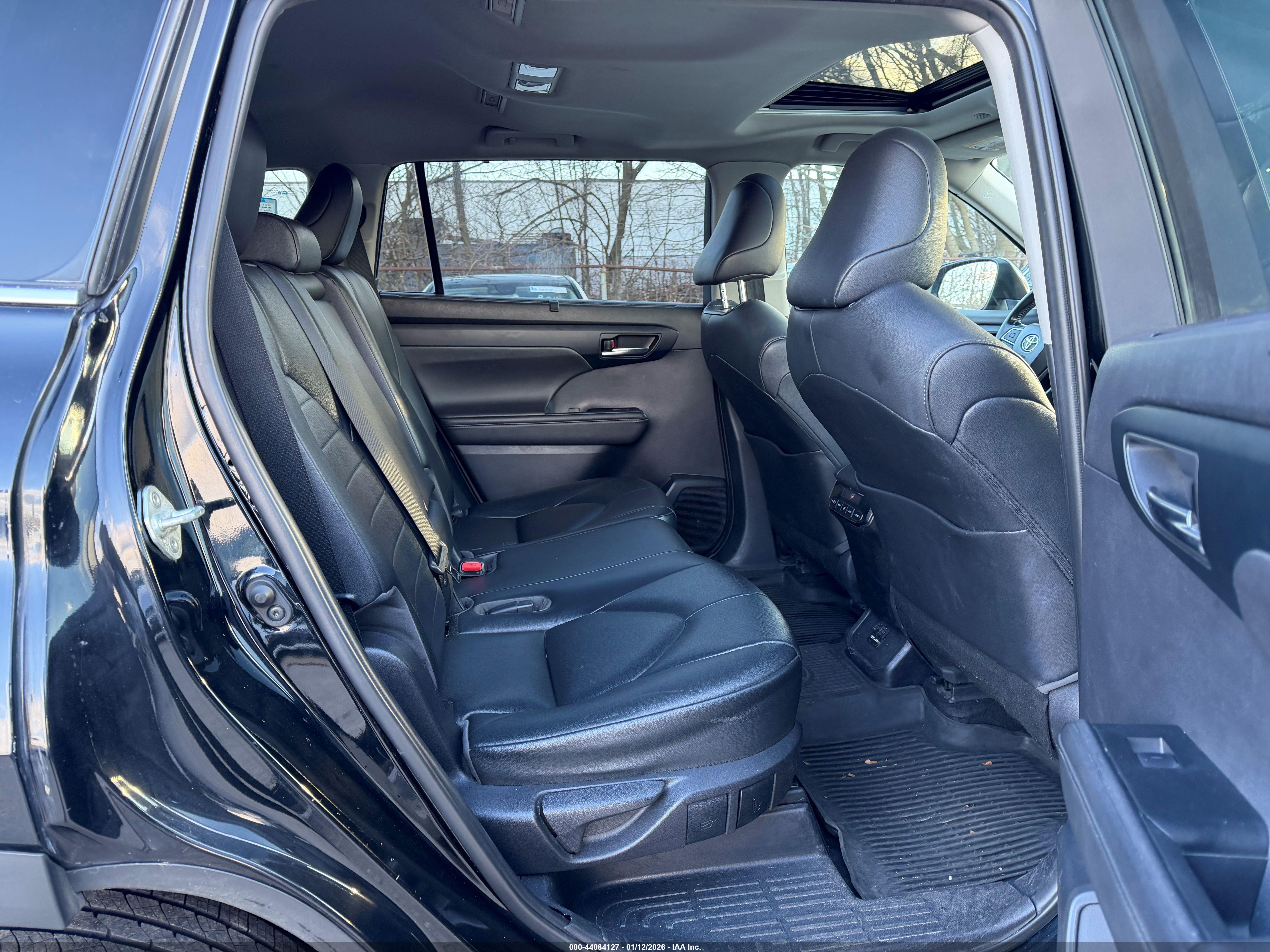 TOYOTA HIGHLANDER image 8