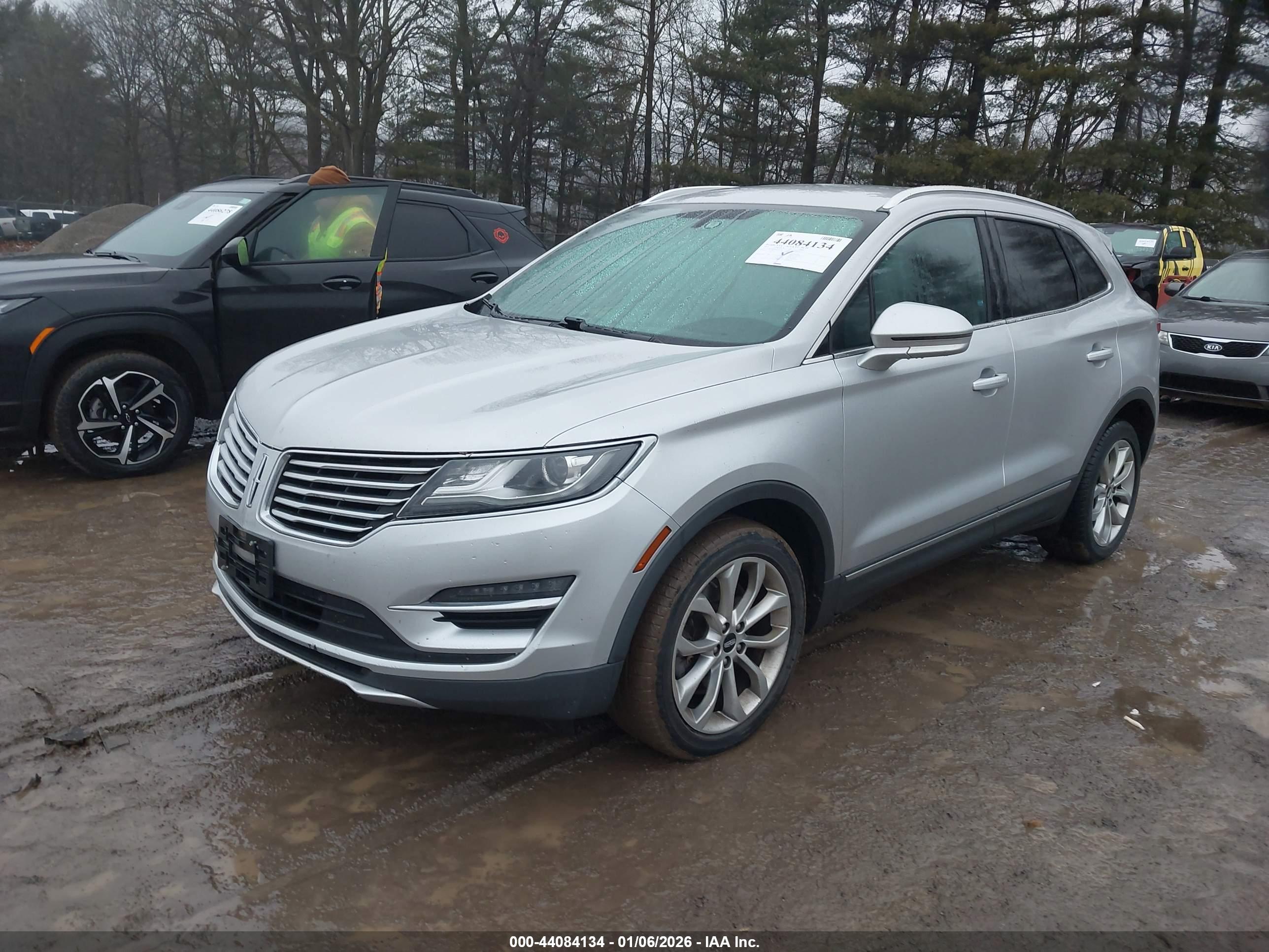 LINCOLN MKC image 2