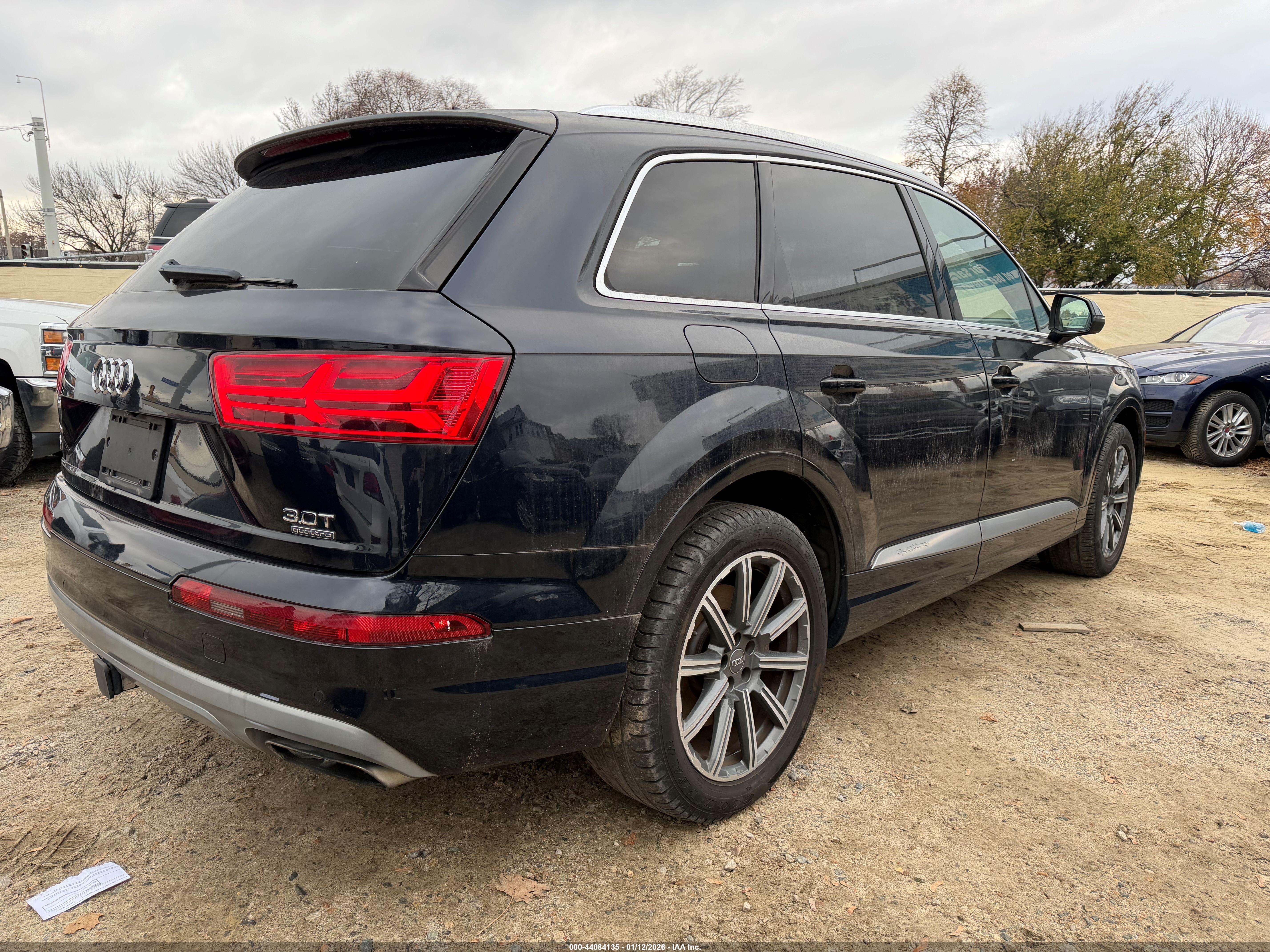 AUDI Q7 image 4