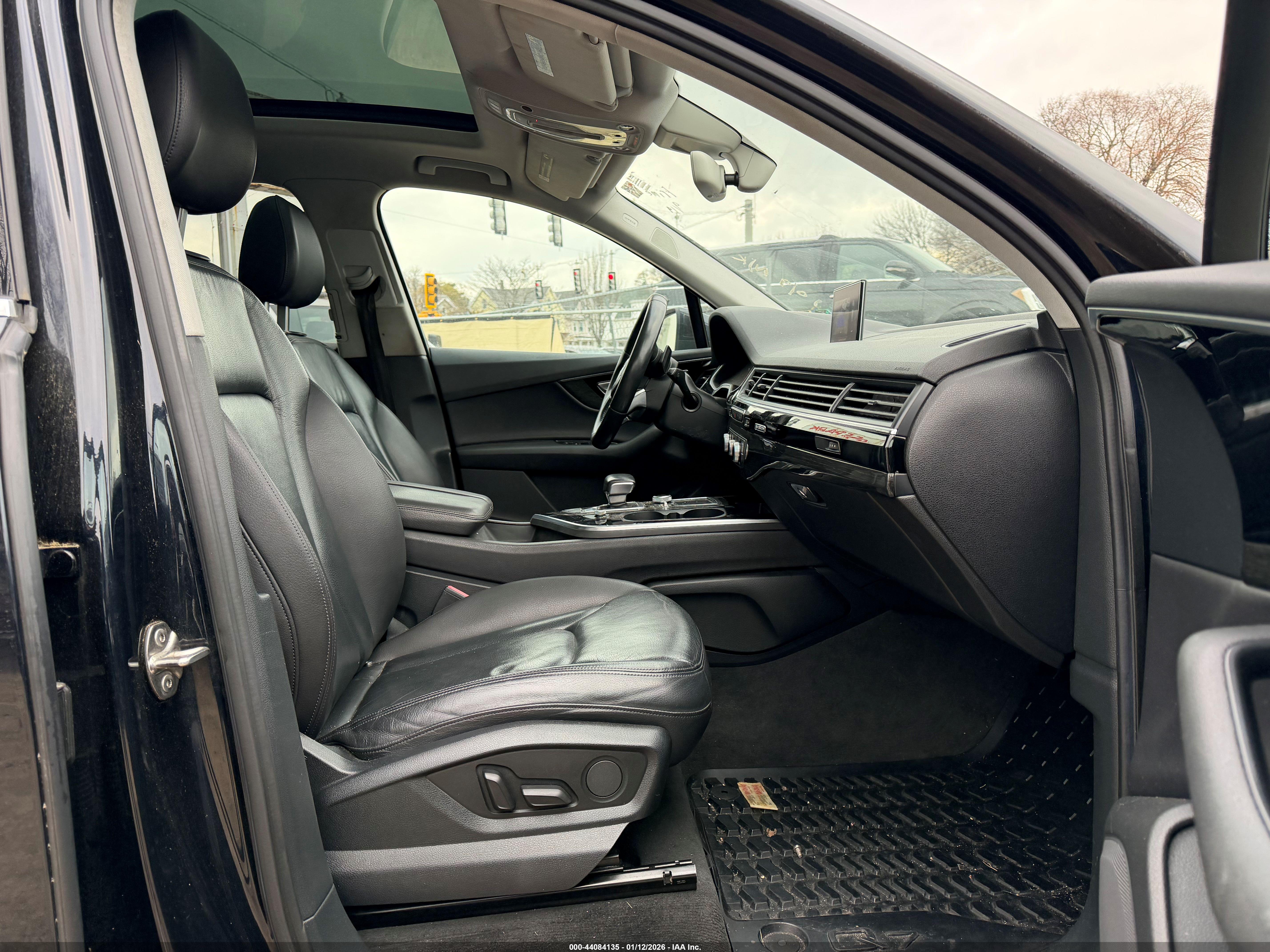 AUDI Q7 image 5