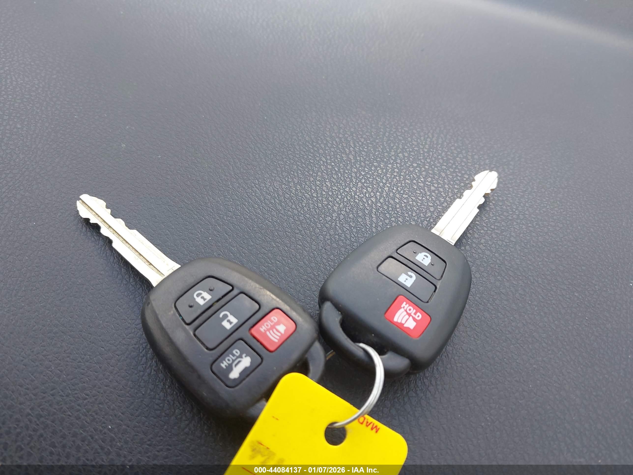 TOYOTA COROLLA image 11