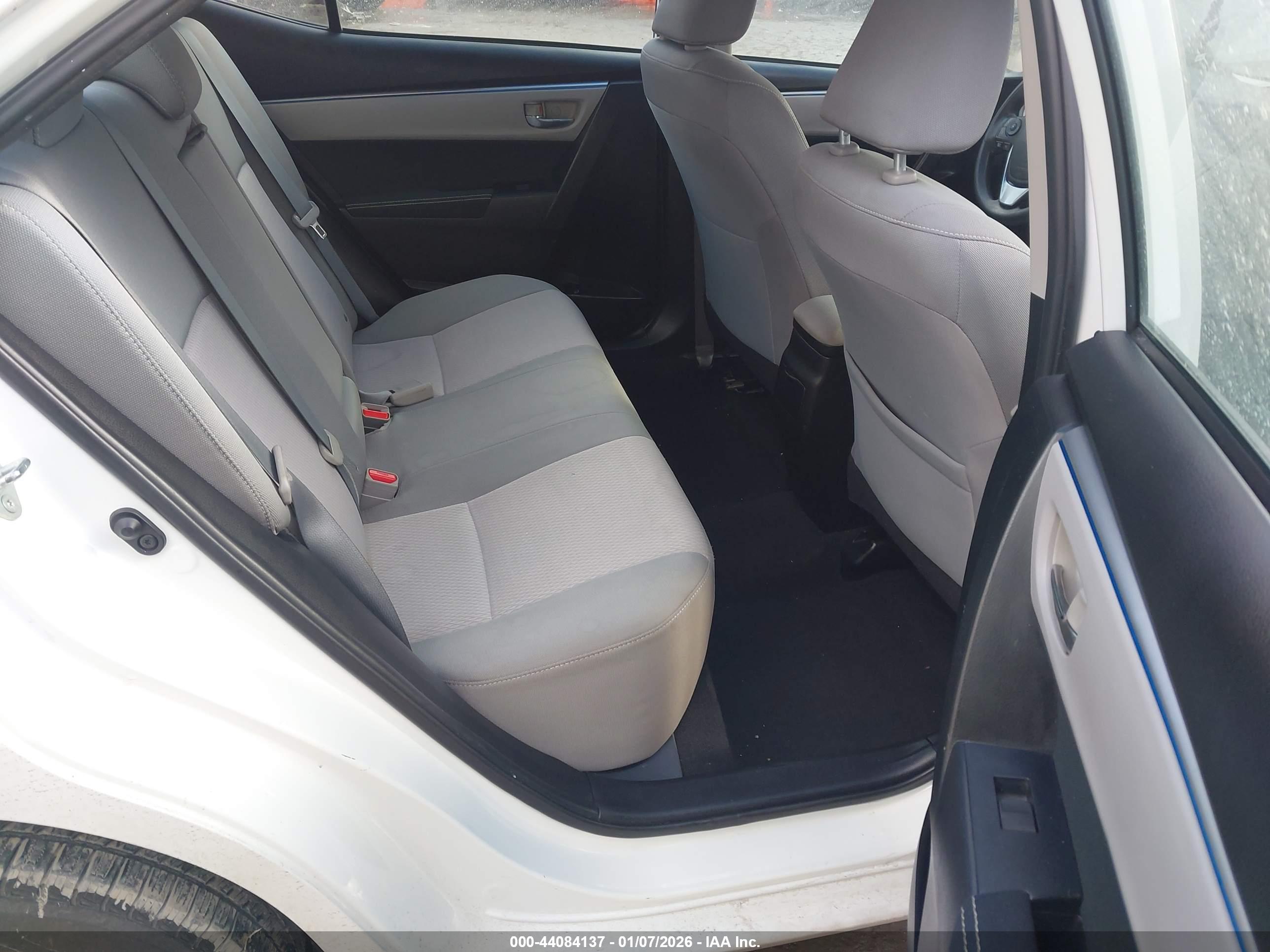 TOYOTA COROLLA image 8