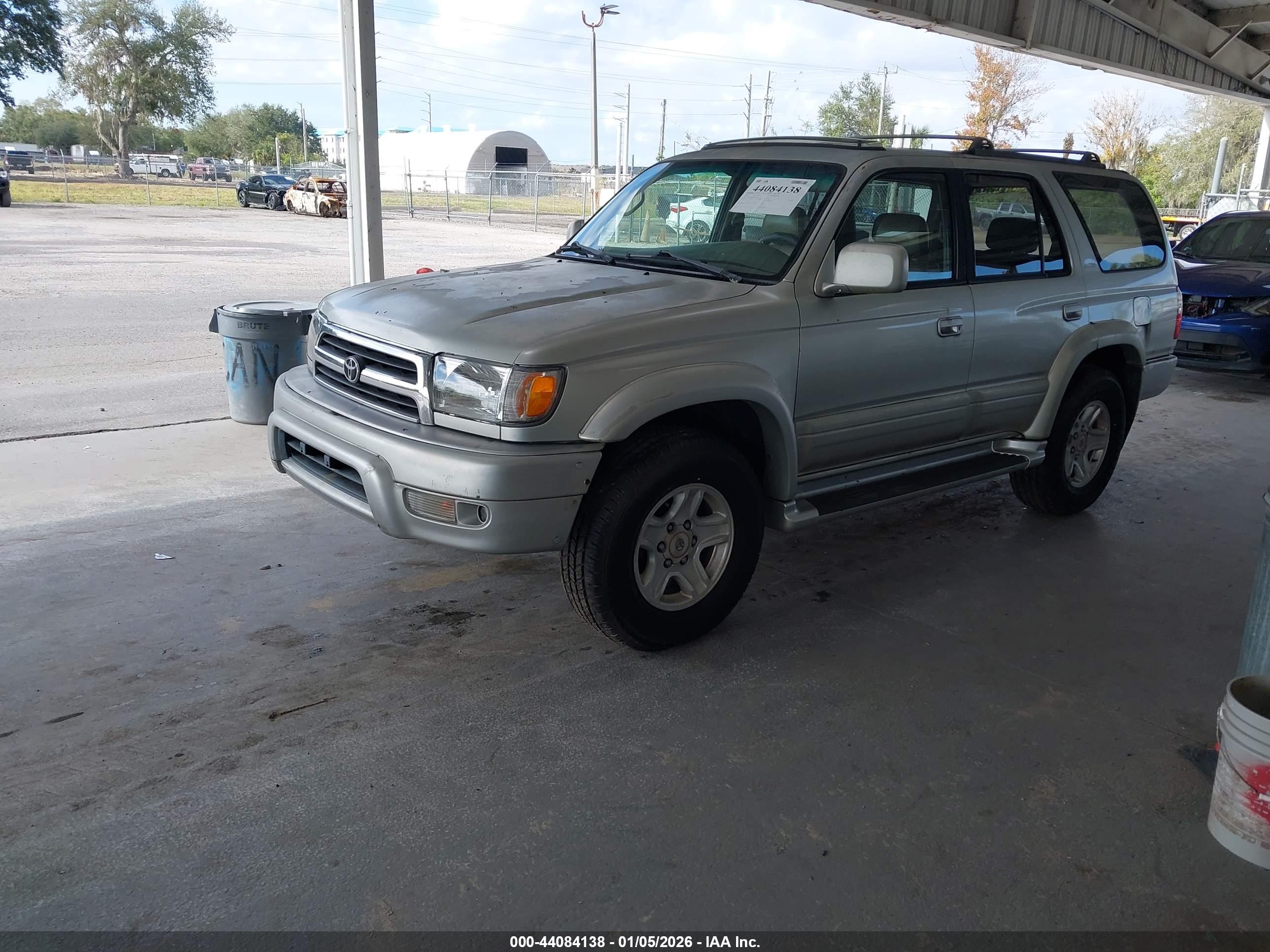 TOYOTA 4RUNNER image 2