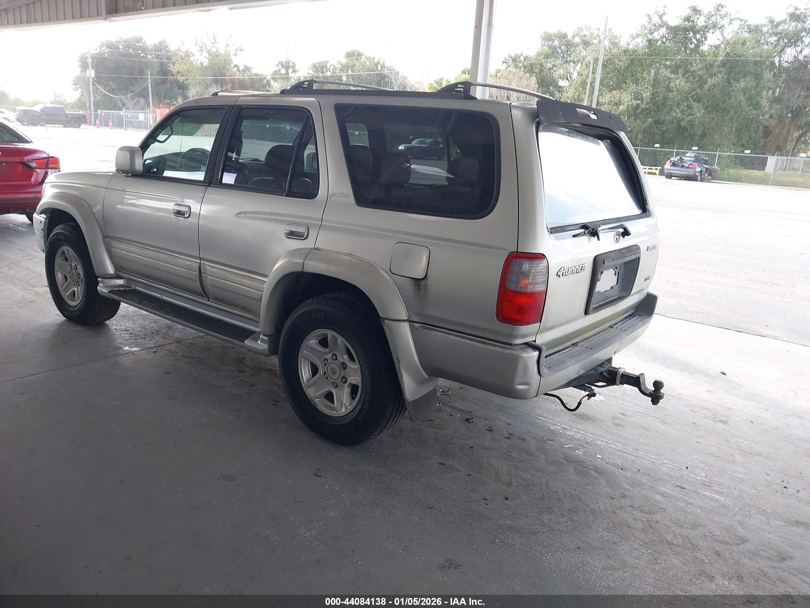TOYOTA 4RUNNER image 3