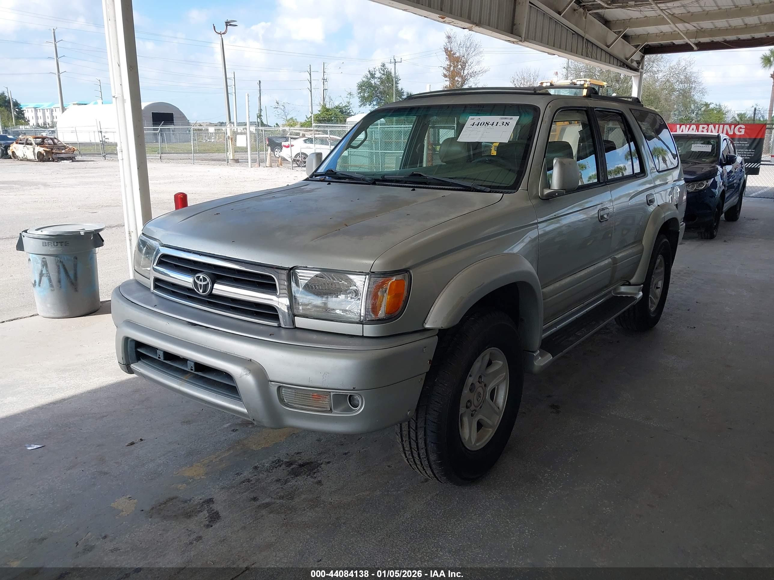 TOYOTA 4RUNNER image 6