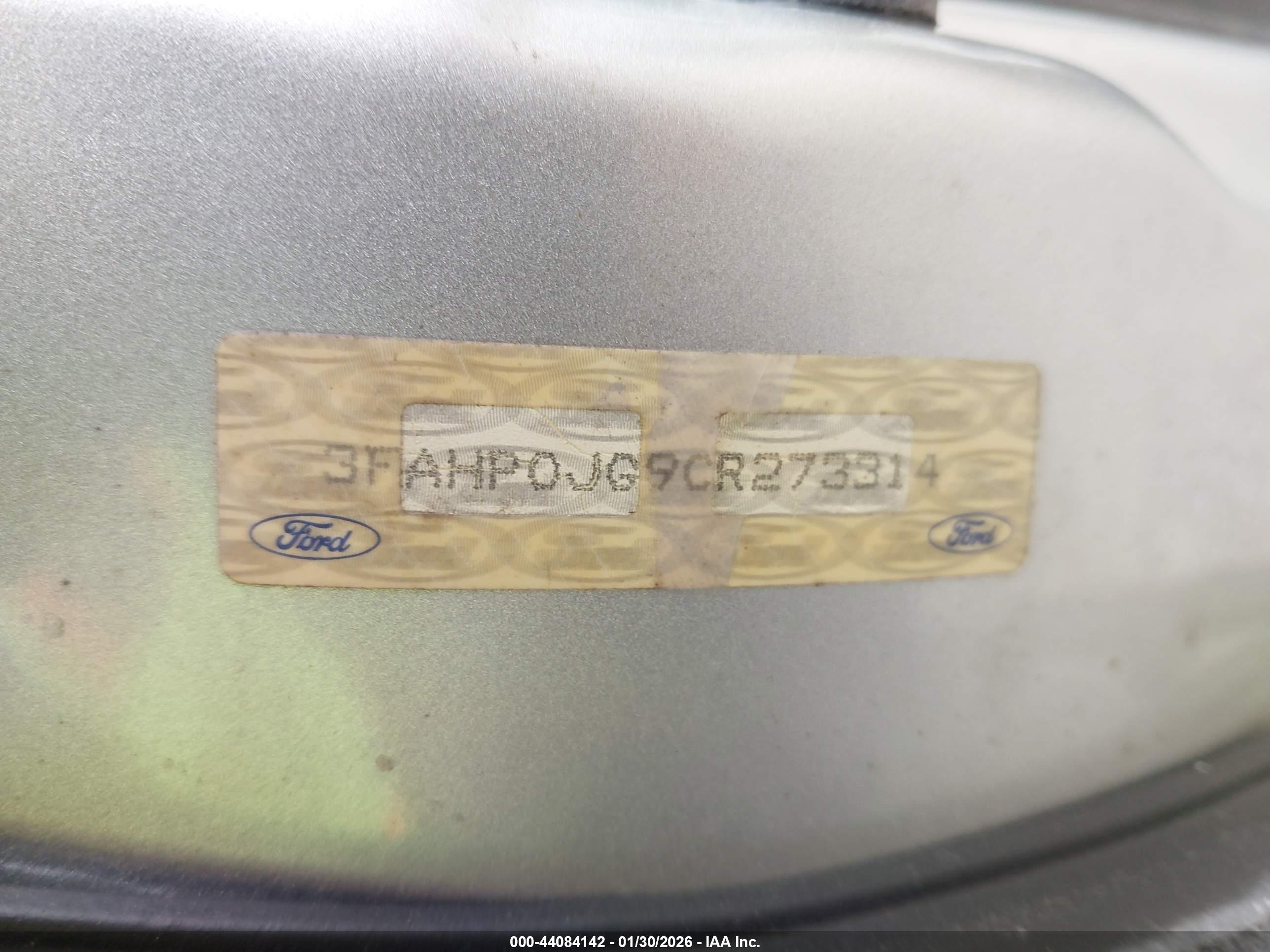 FORD FUSION image 9