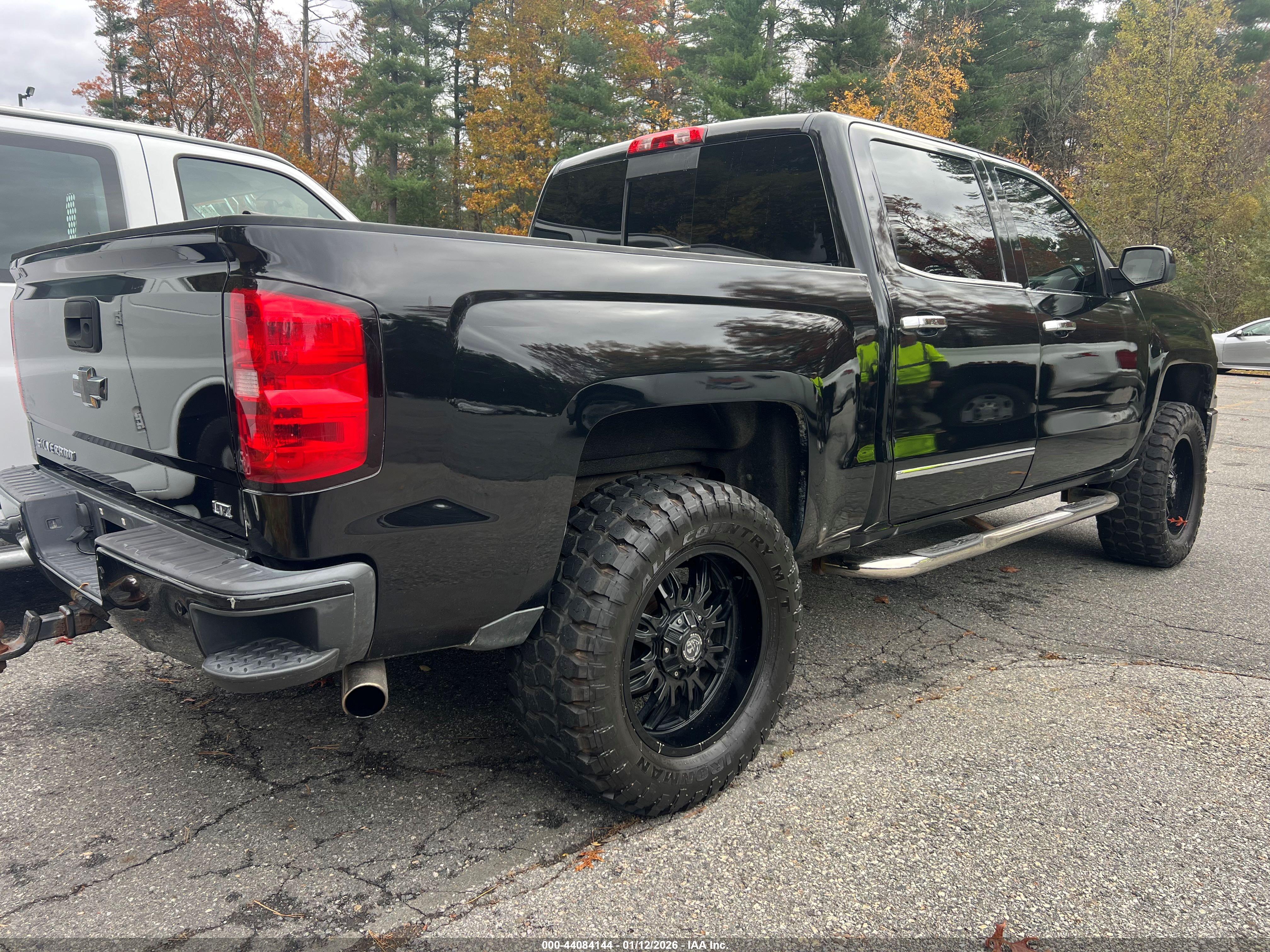 CHEVROLET SILVERADO image 4