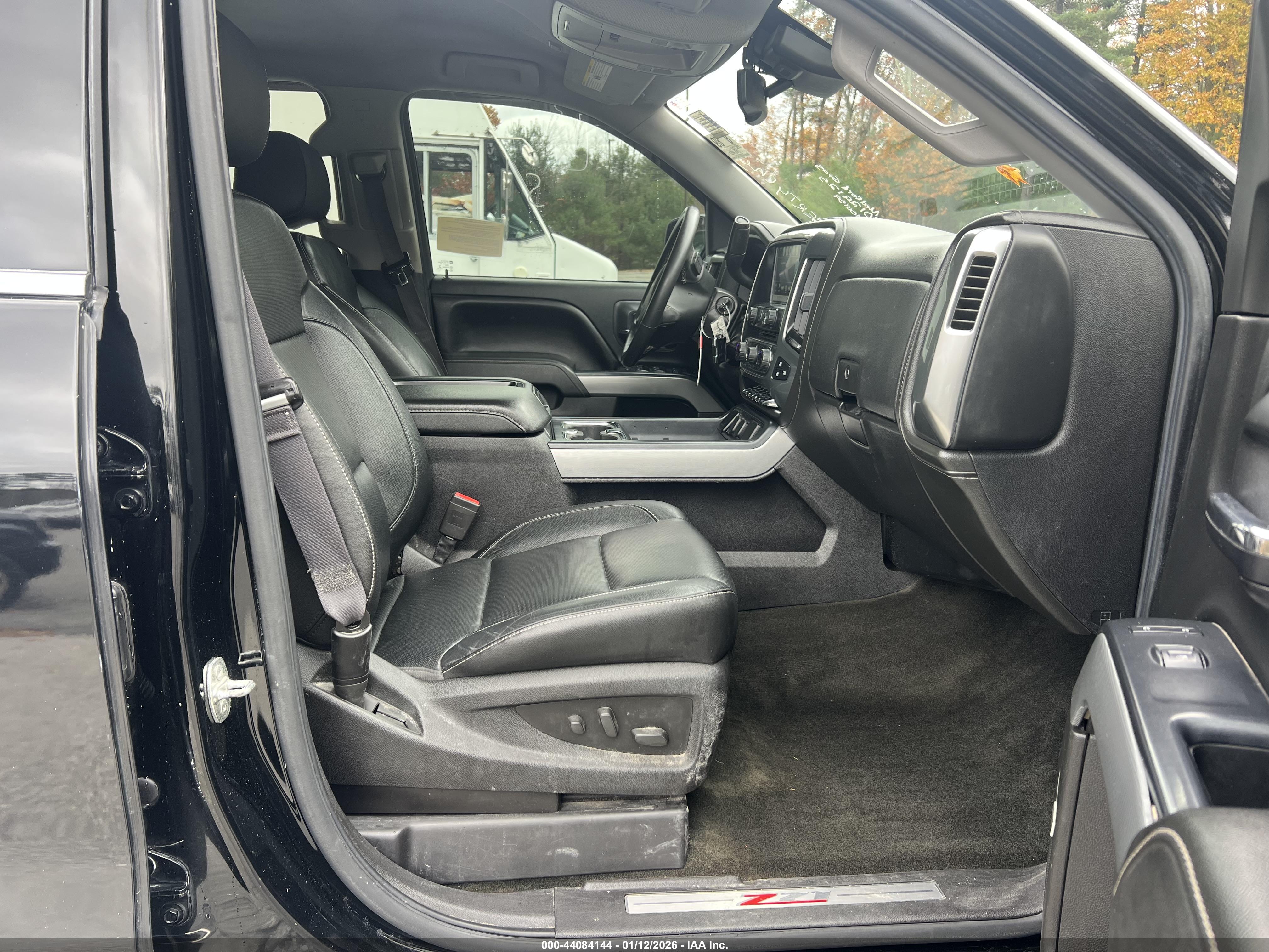 CHEVROLET SILVERADO image 5