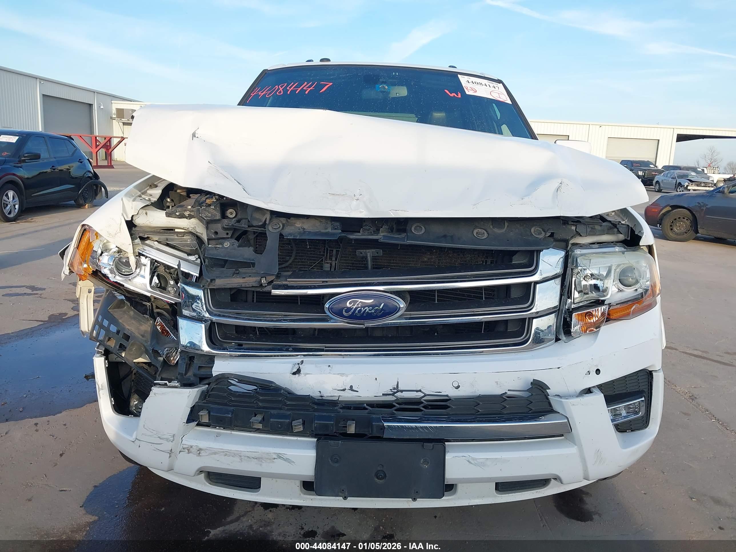 FORD EXPEDITION image 6