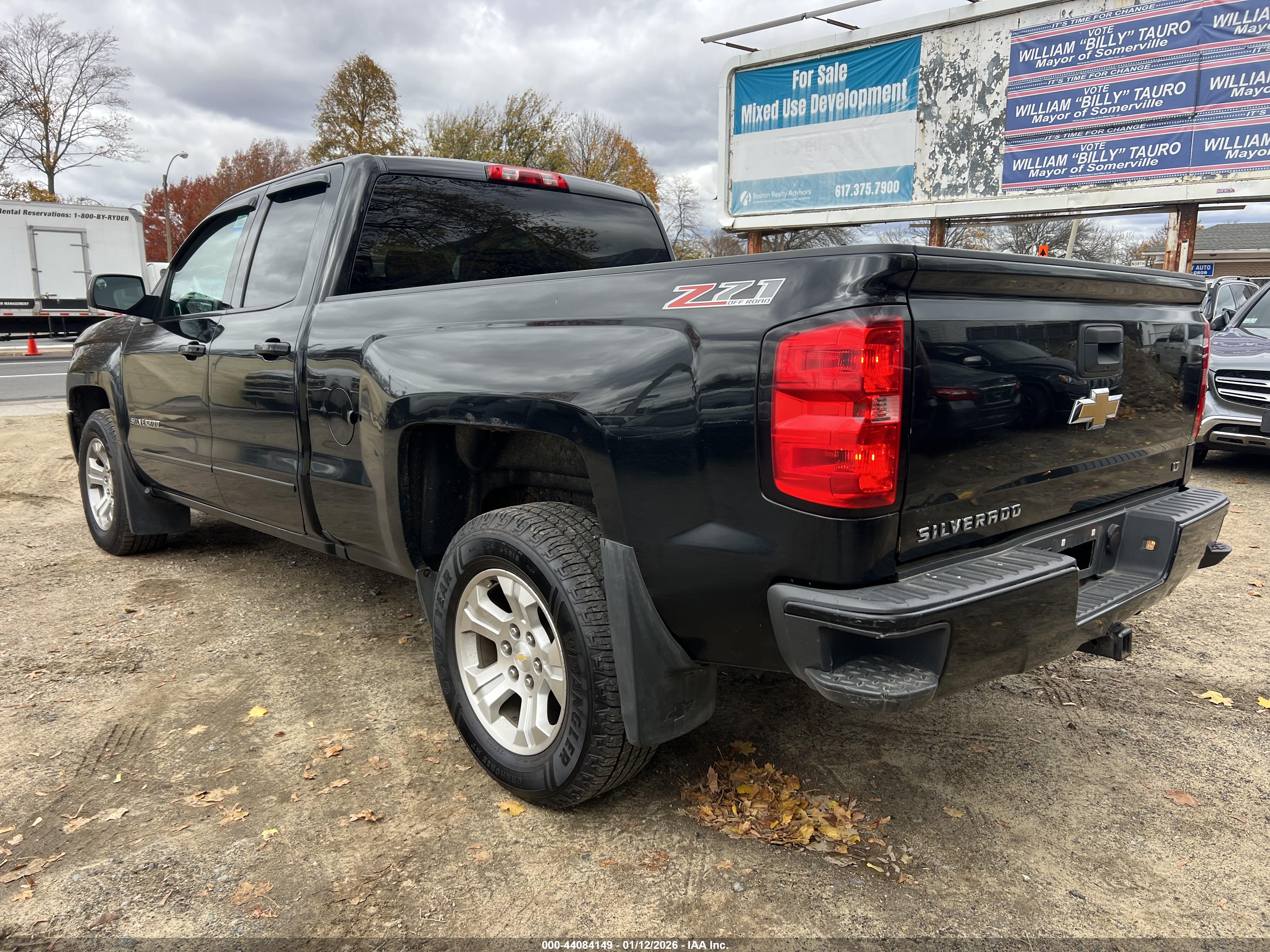 CHEVROLET SILVERADO image 3