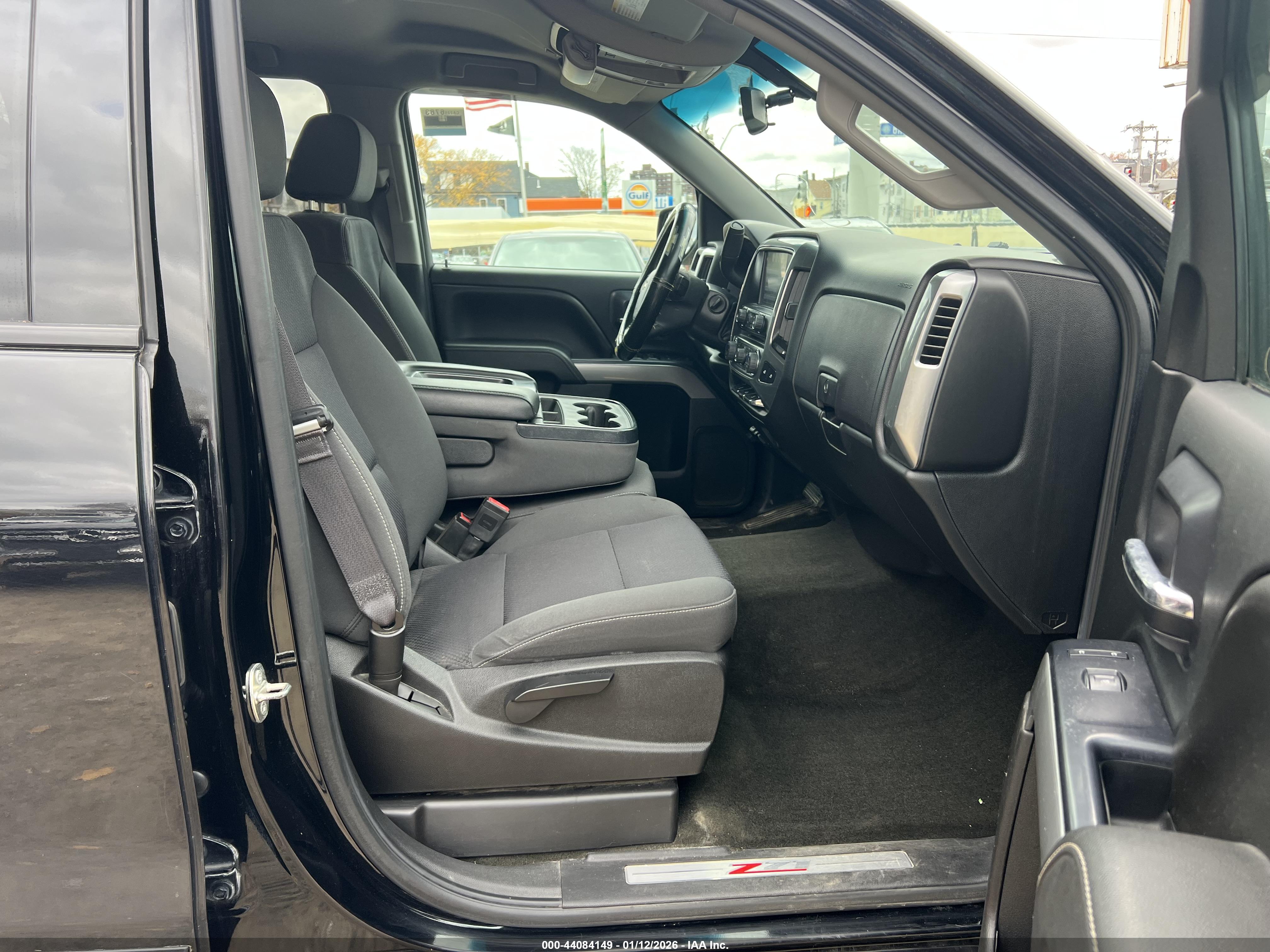 CHEVROLET SILVERADO image 5