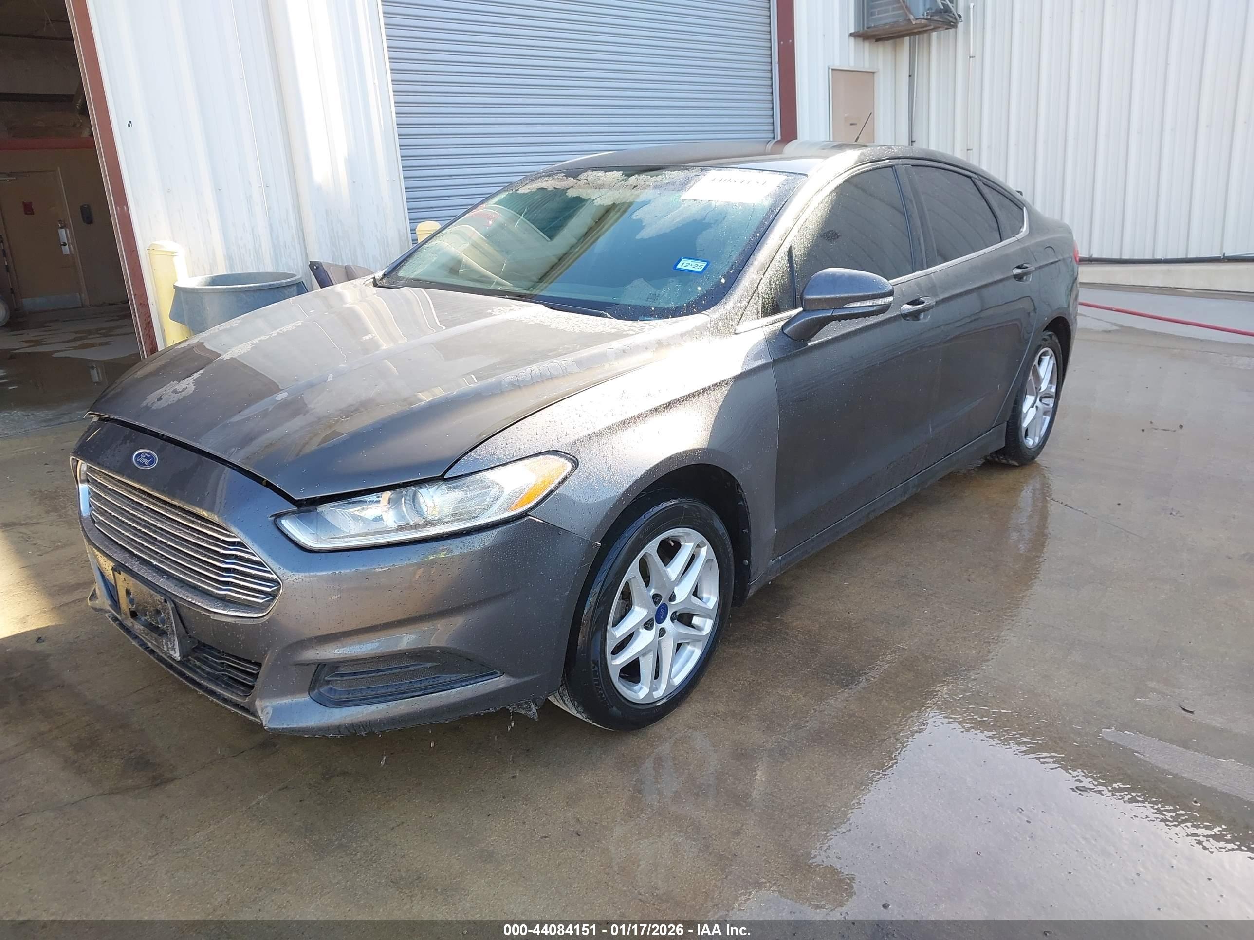 FORD FUSION image 2